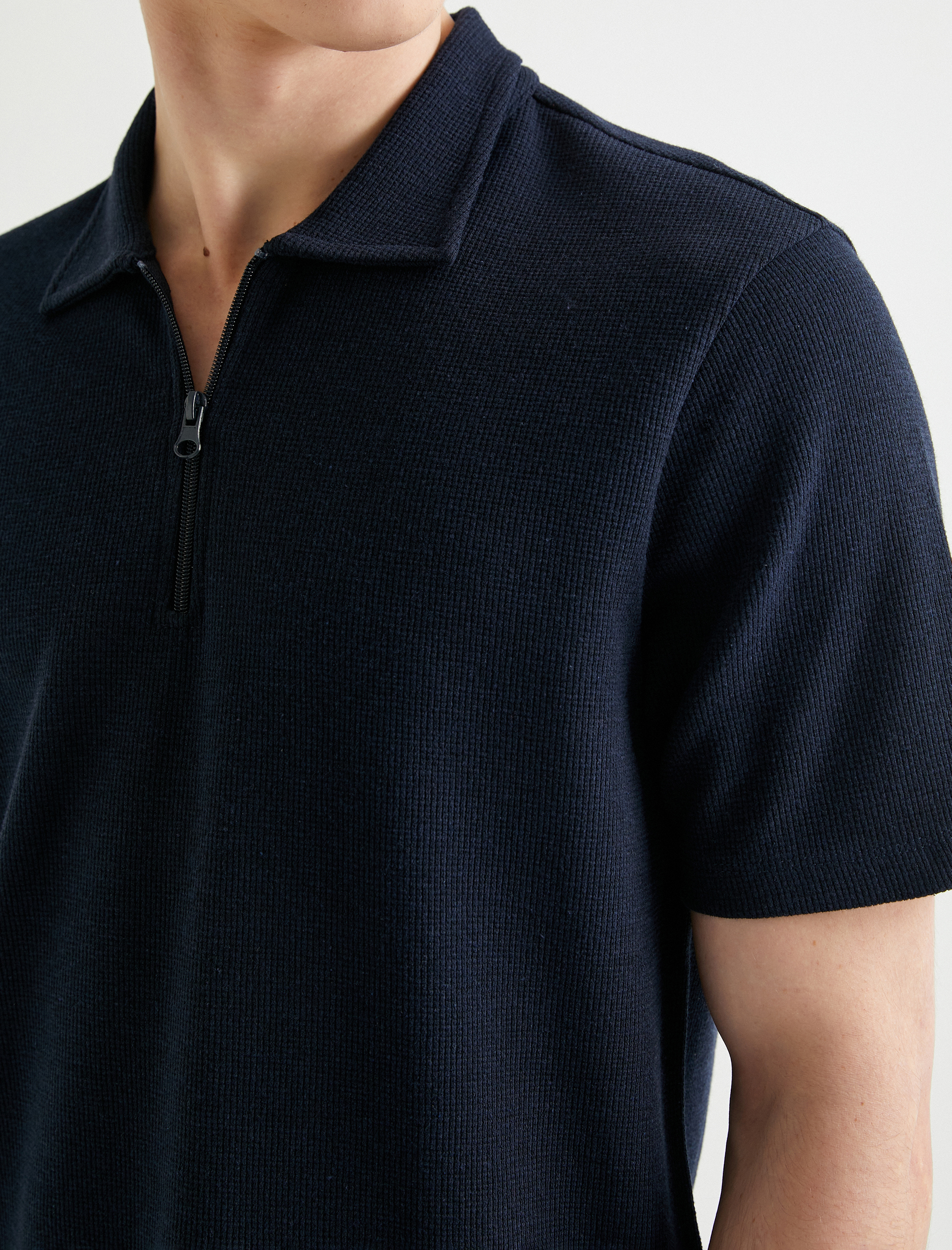   Yarım Fermuarlı Polo Tişört Kısa Kollu Dokulu