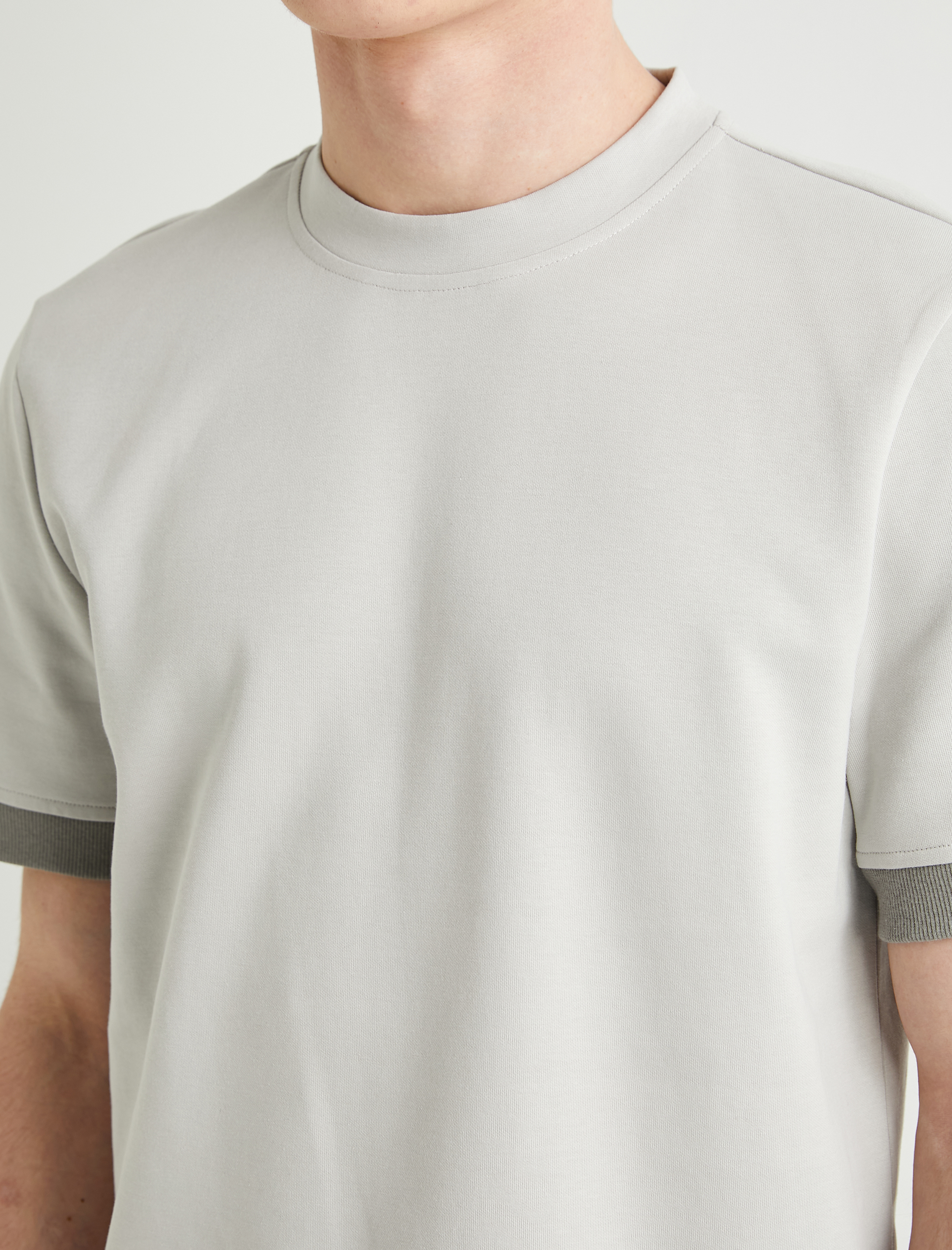   Kısa Kollu Pamuklu Bisiklet Yaka Tişört