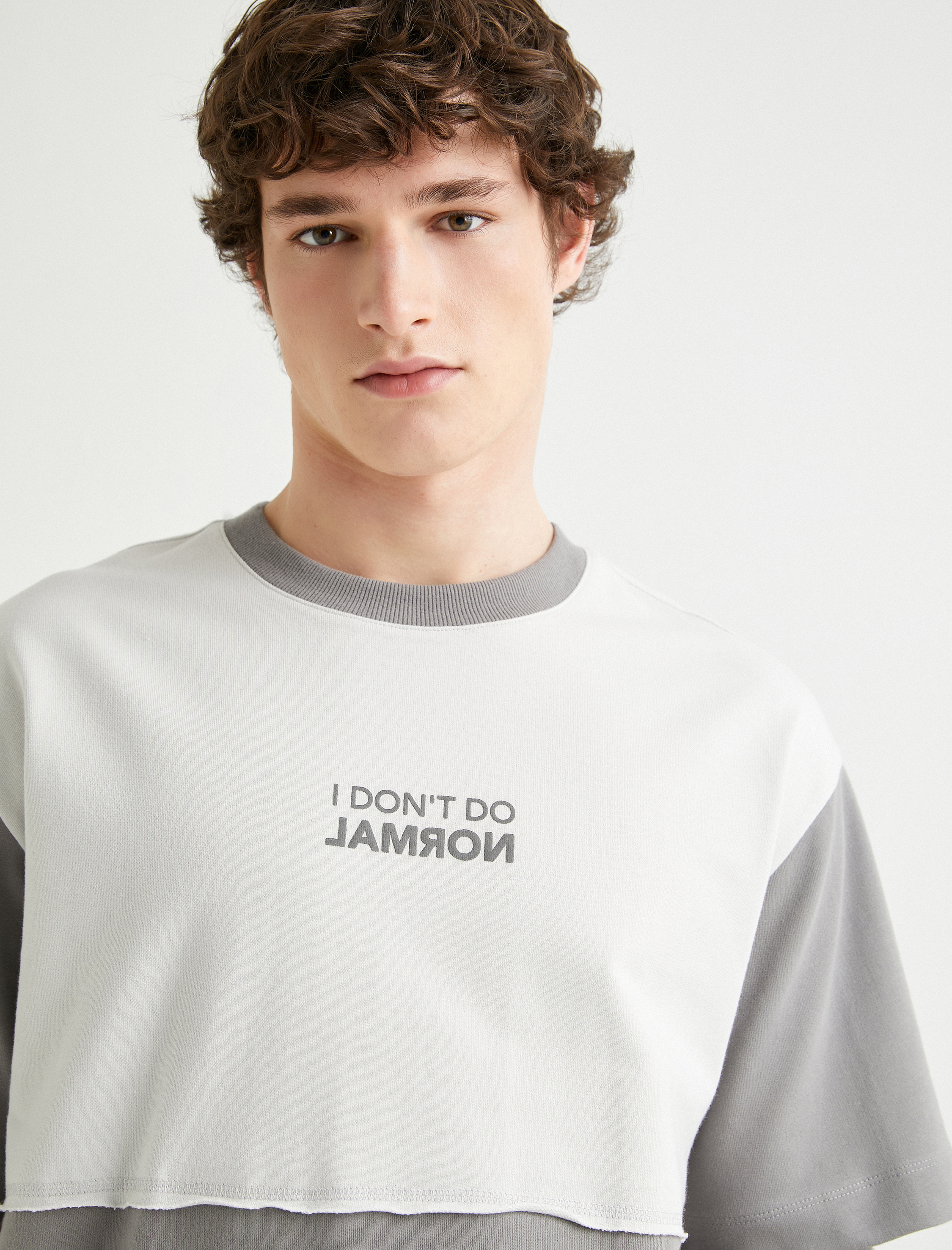   Oversize Tişört Slogan Baskılı Renk Bloklu Bisiklet Yaka Kısa Kollu