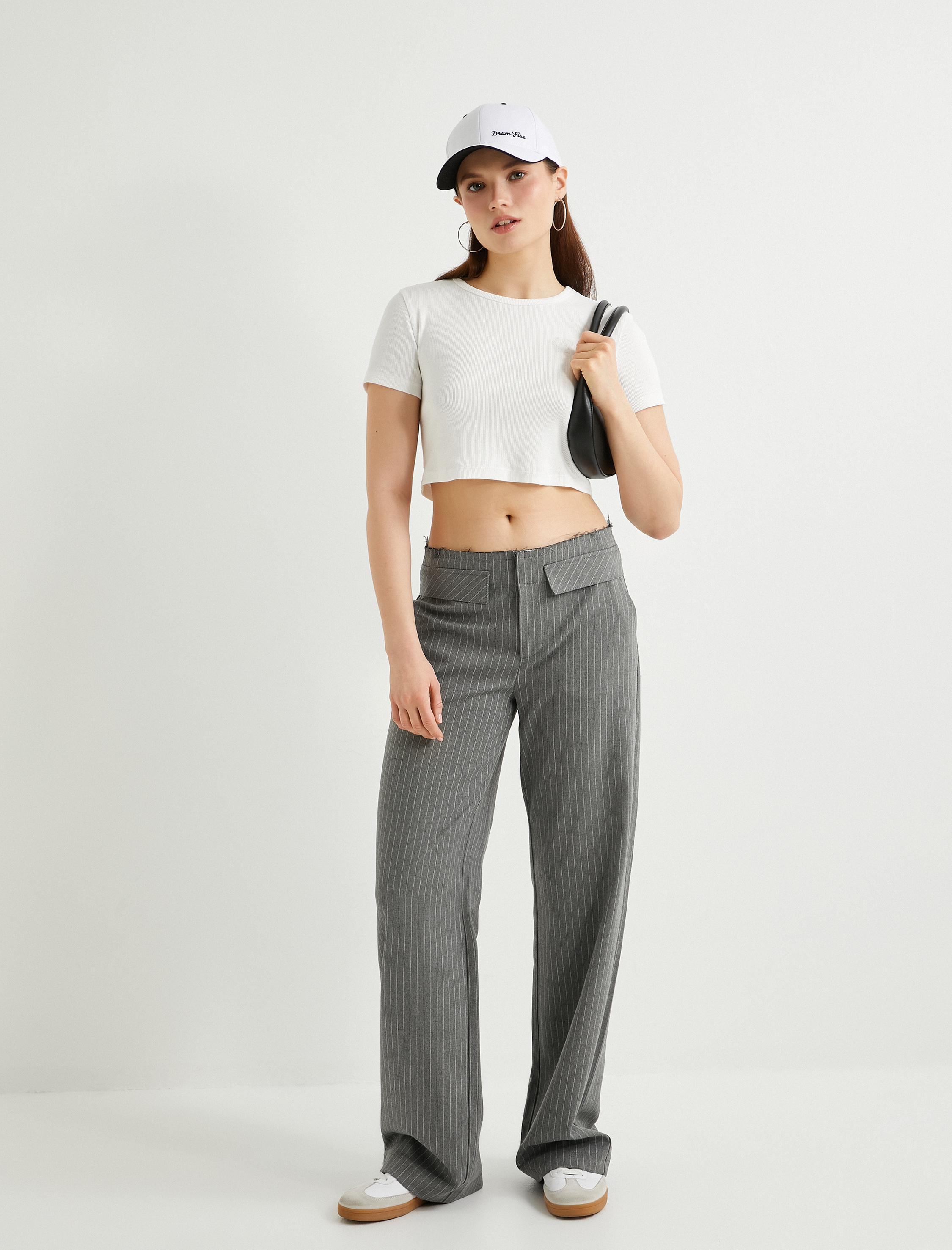   Kumaş Pantolon Kapaklı Cep Detaylı Bol Paça Standart Bel