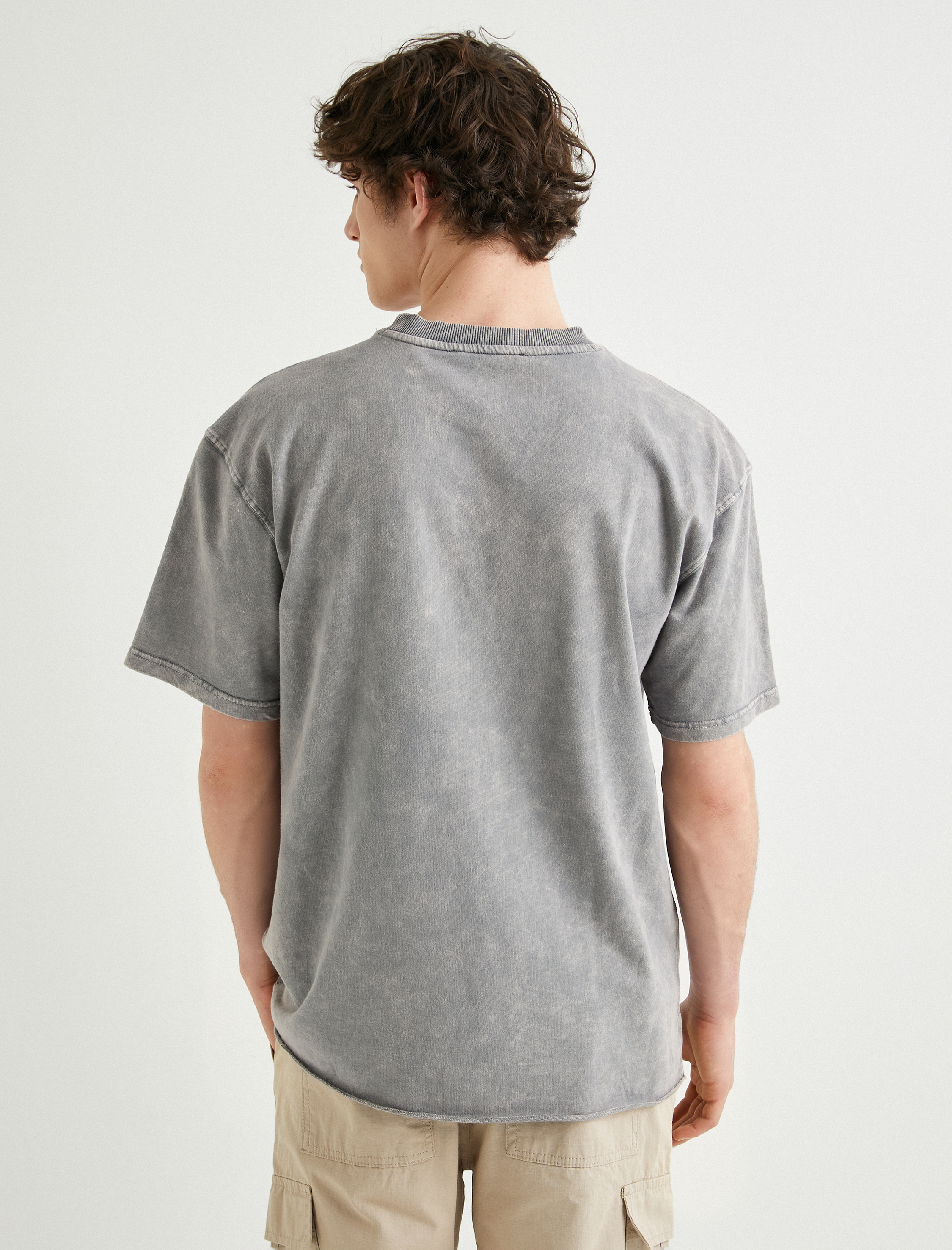   Oversize Tişört Yıkamalı Bisiklet Yaka Kısa Kollu