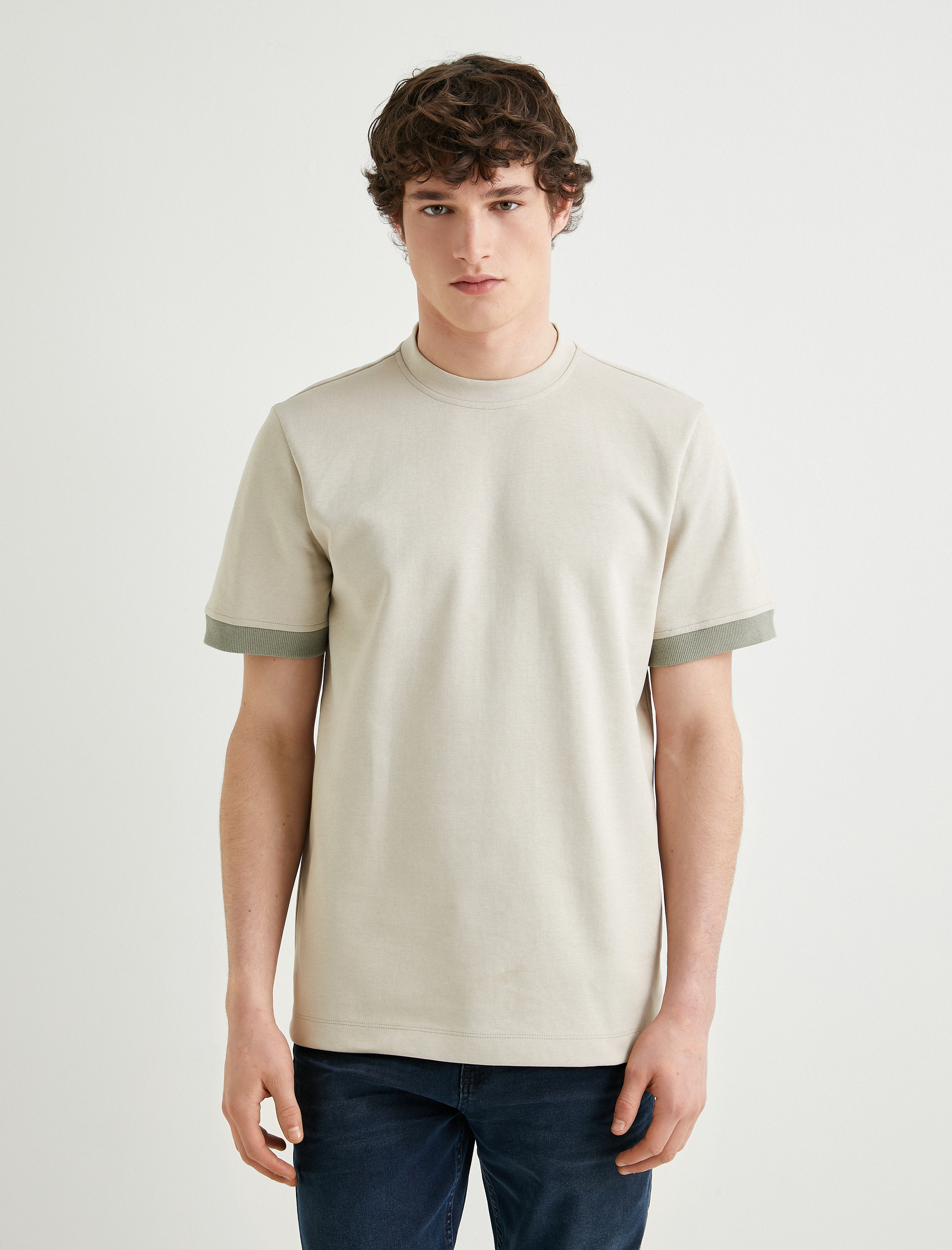   Kısa Kollu Pamuklu Bisiklet Yaka Tişört