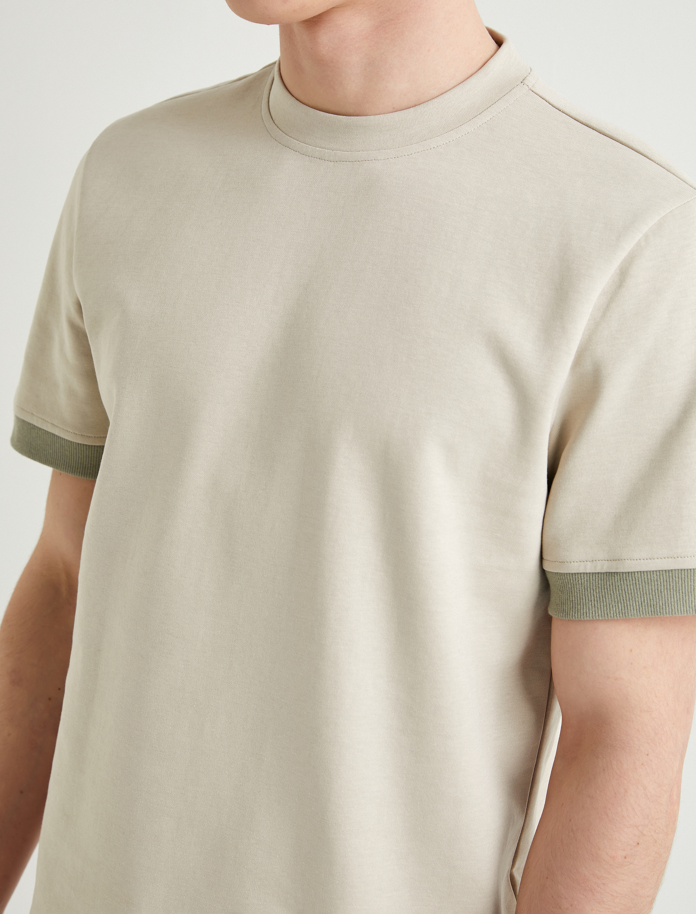   Kısa Kollu Pamuklu Bisiklet Yaka Tişört