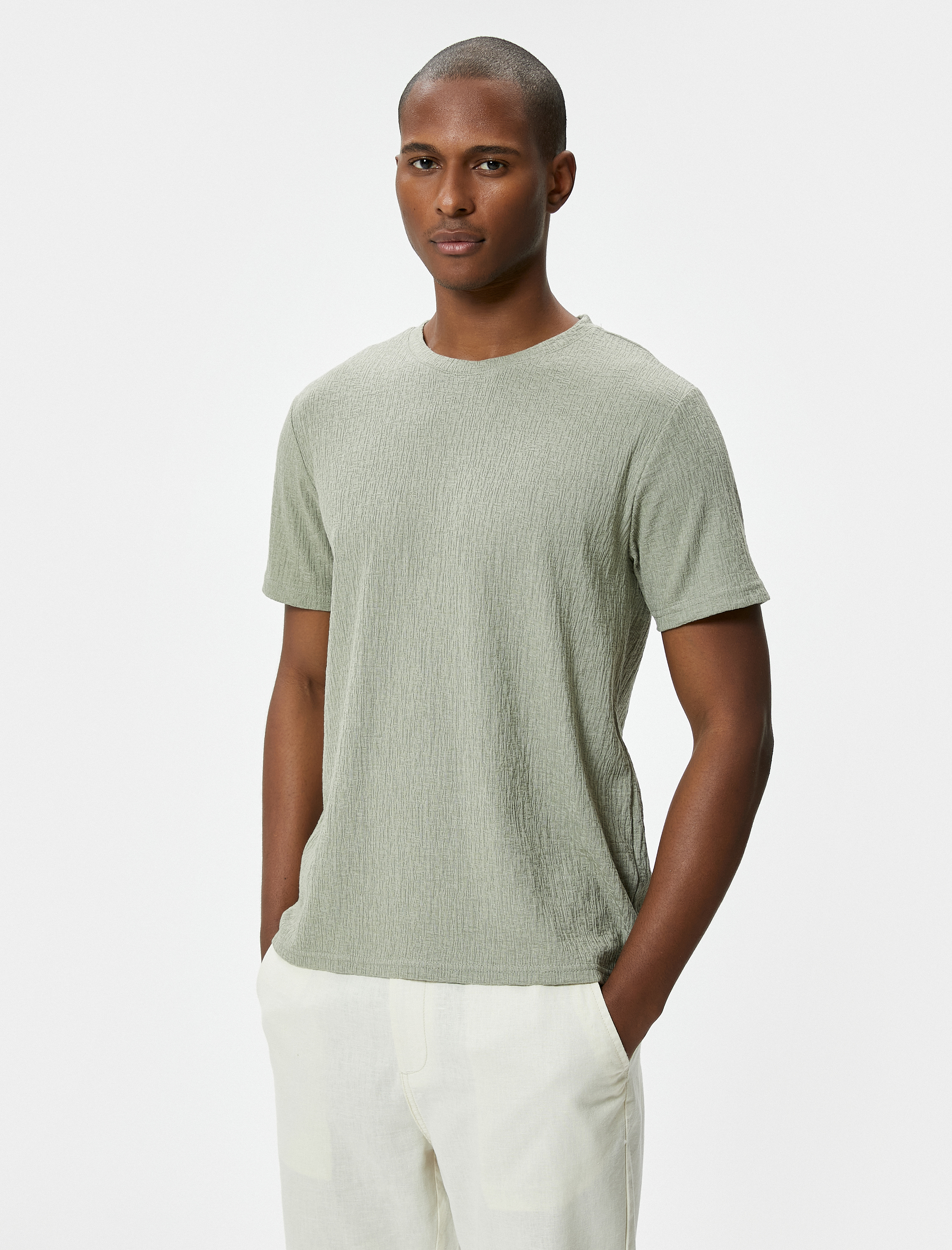   Slim Fit Tişört Bisiklet Yaka Kısa Kollu Dokulu