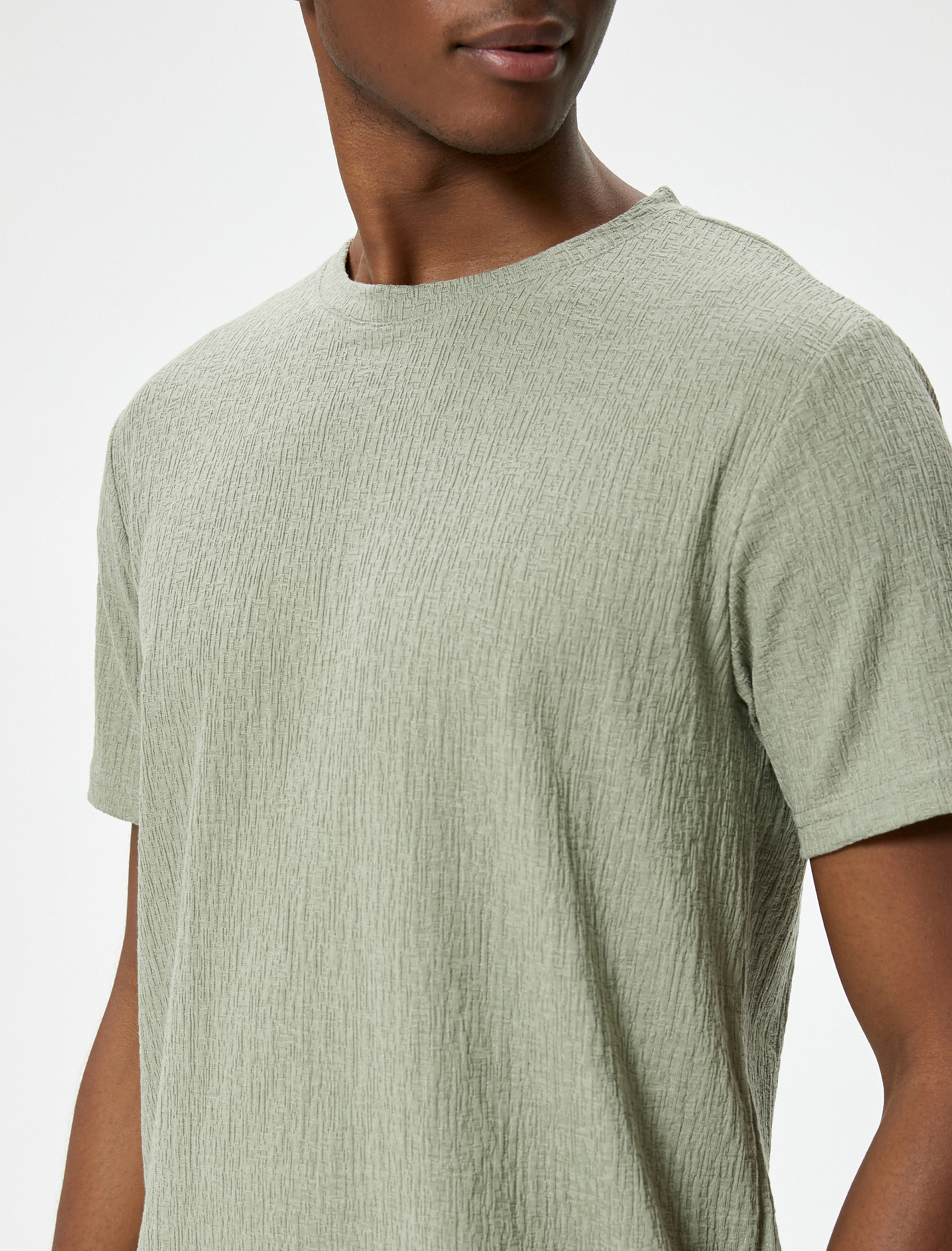   Slim Fit Tişört Bisiklet Yaka Kısa Kollu Dokulu