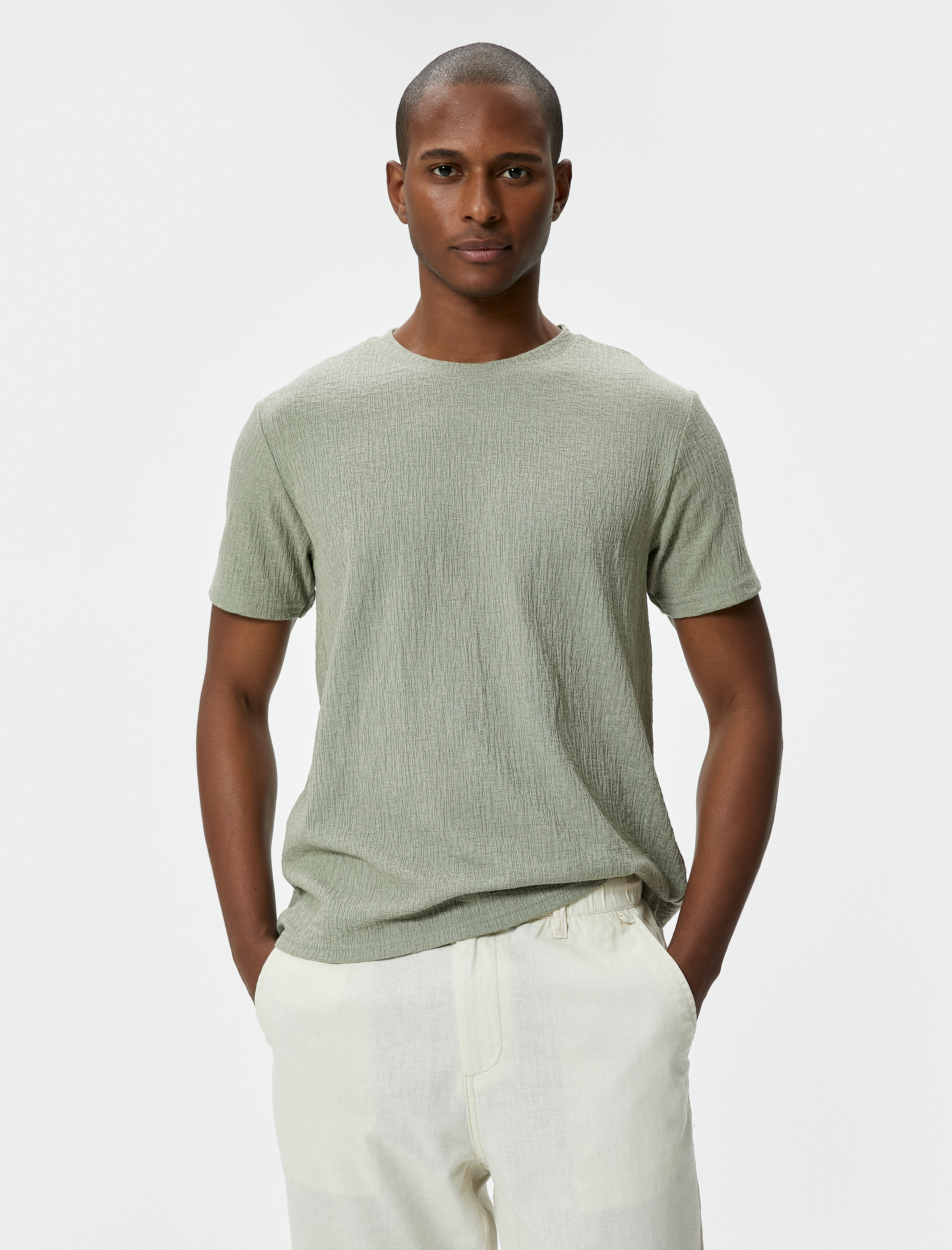   Slim Fit Tişört Bisiklet Yaka Kısa Kollu Dokulu