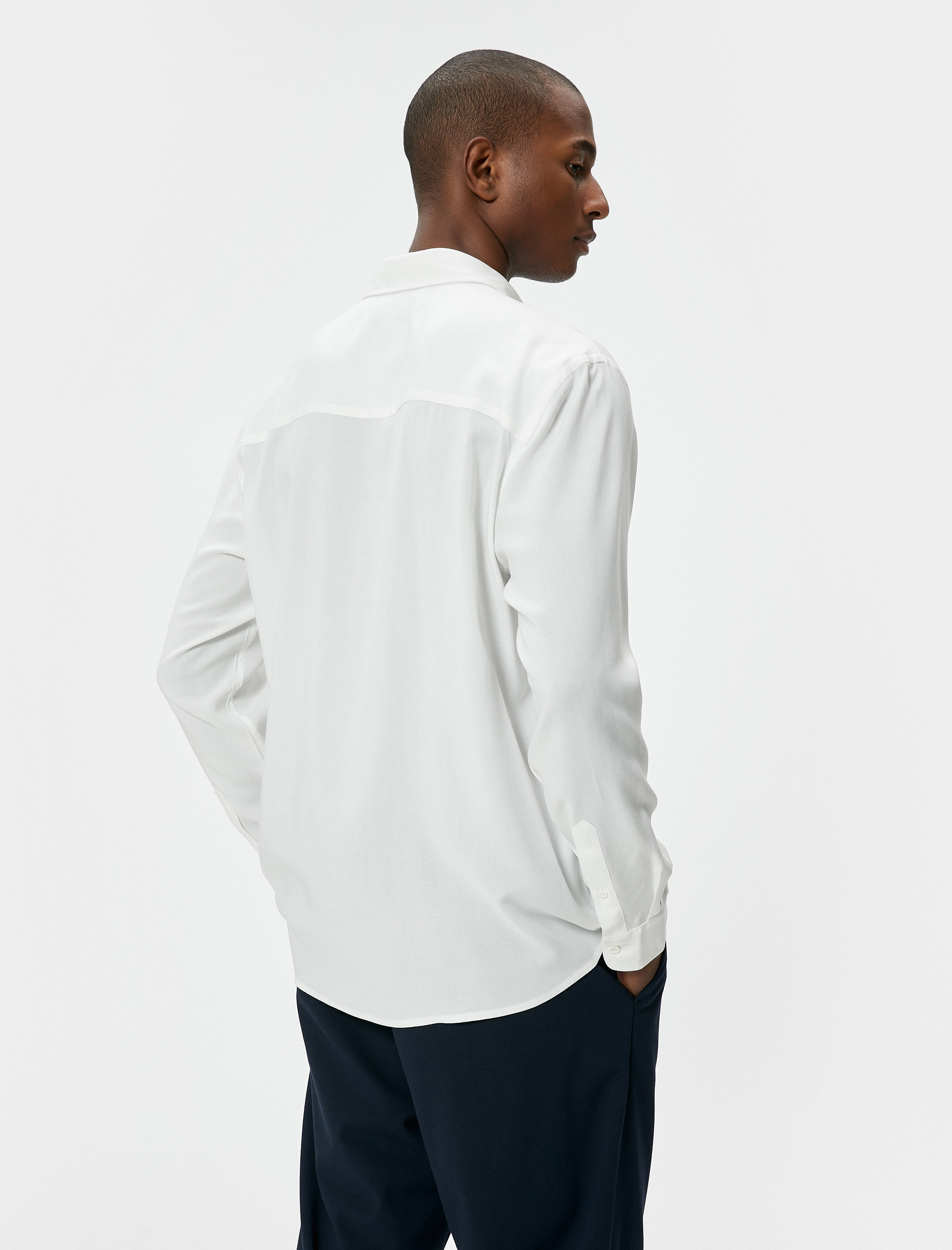   Basic Gömlek Uzun Kollu Klasik Yaka Düğmeli Viskon Regular Fit