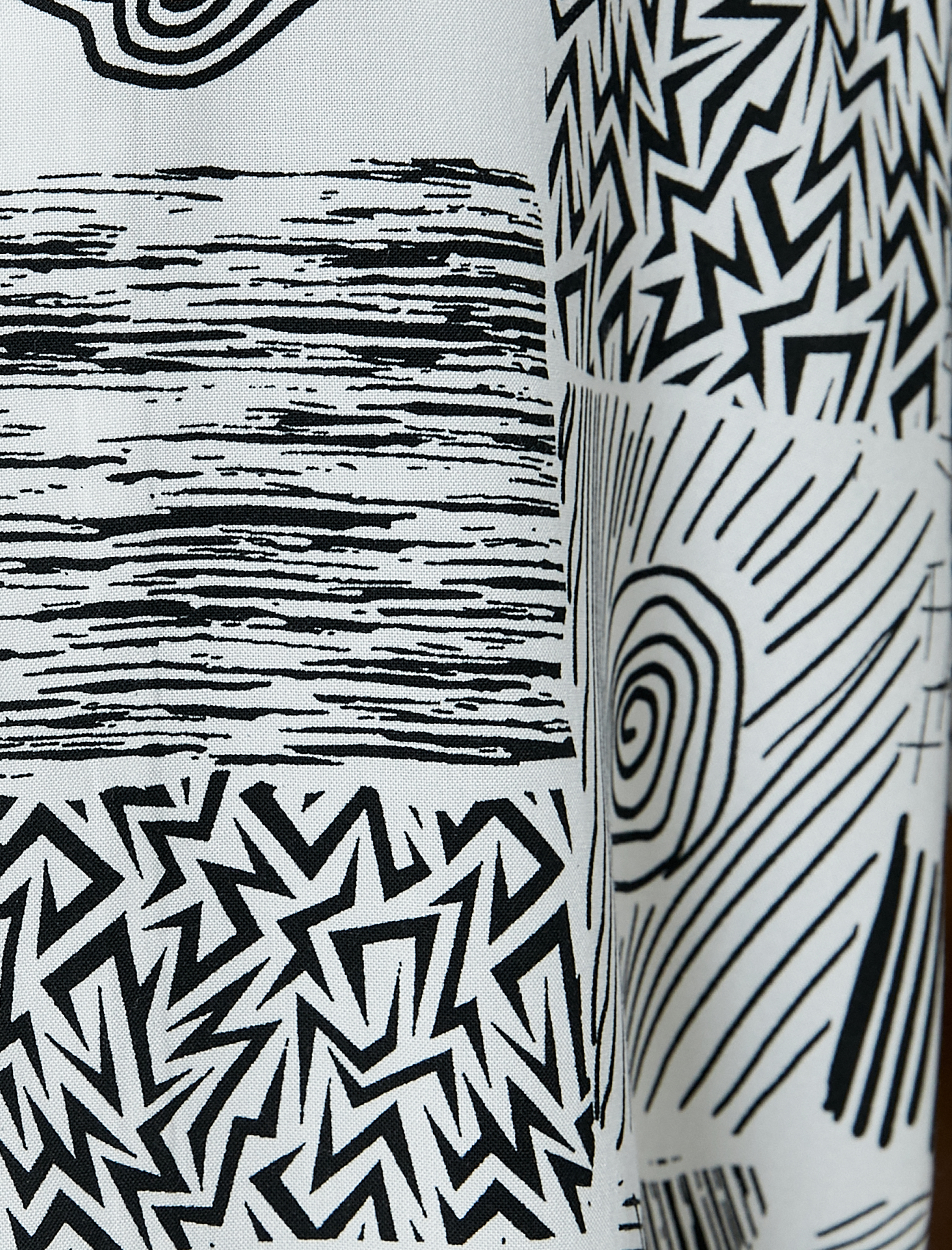   Yazlık Gömlek Kısa Kollu Etnik Desenli Devrik Yaka Viskon Regular Fit