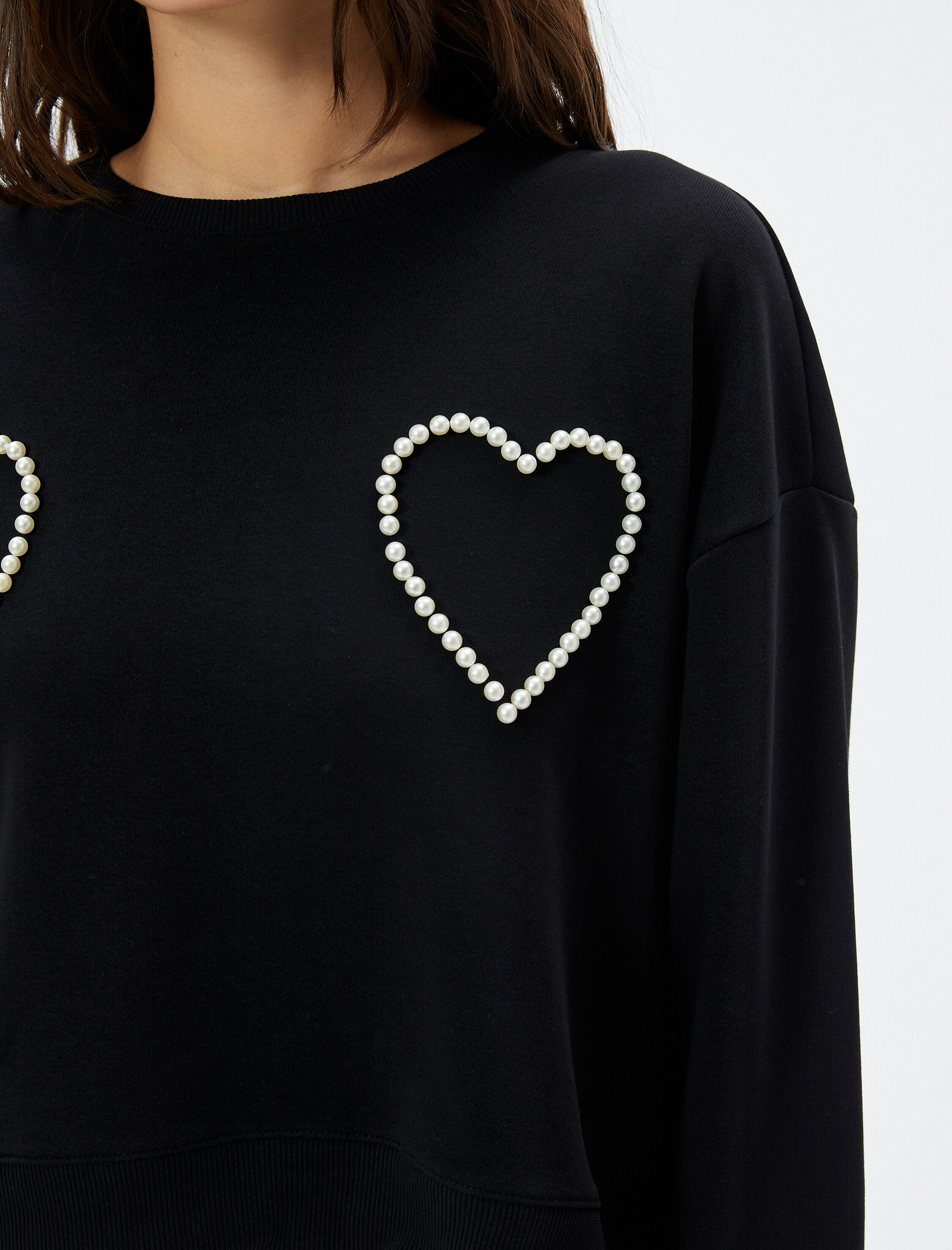   Bisiklet Yaka Sweatshirt İnci Kalp Detaylı