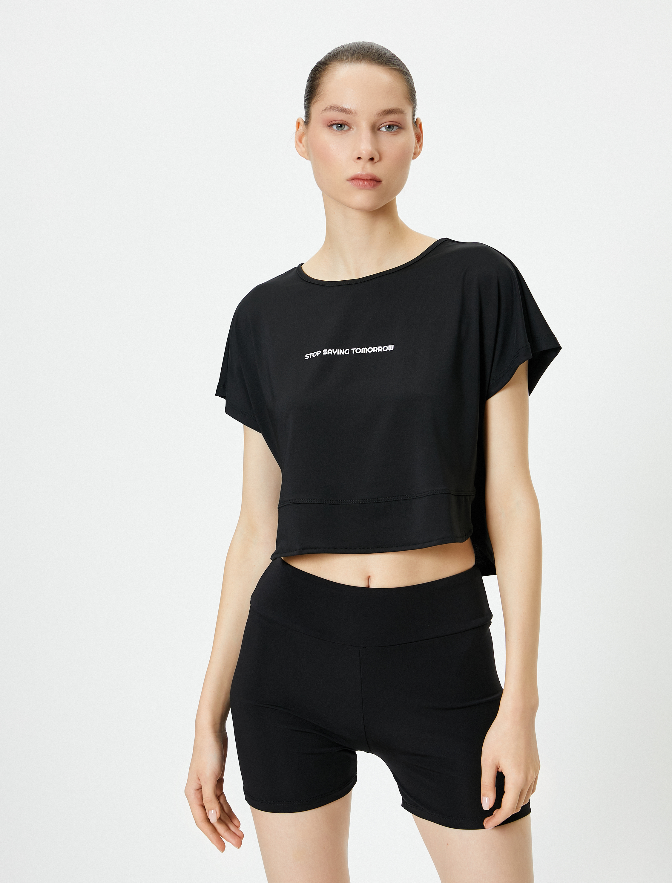   Spor Crop Tişört Kısa Kollu Bisiklet Yaka Baskılı Rahat Kalıp