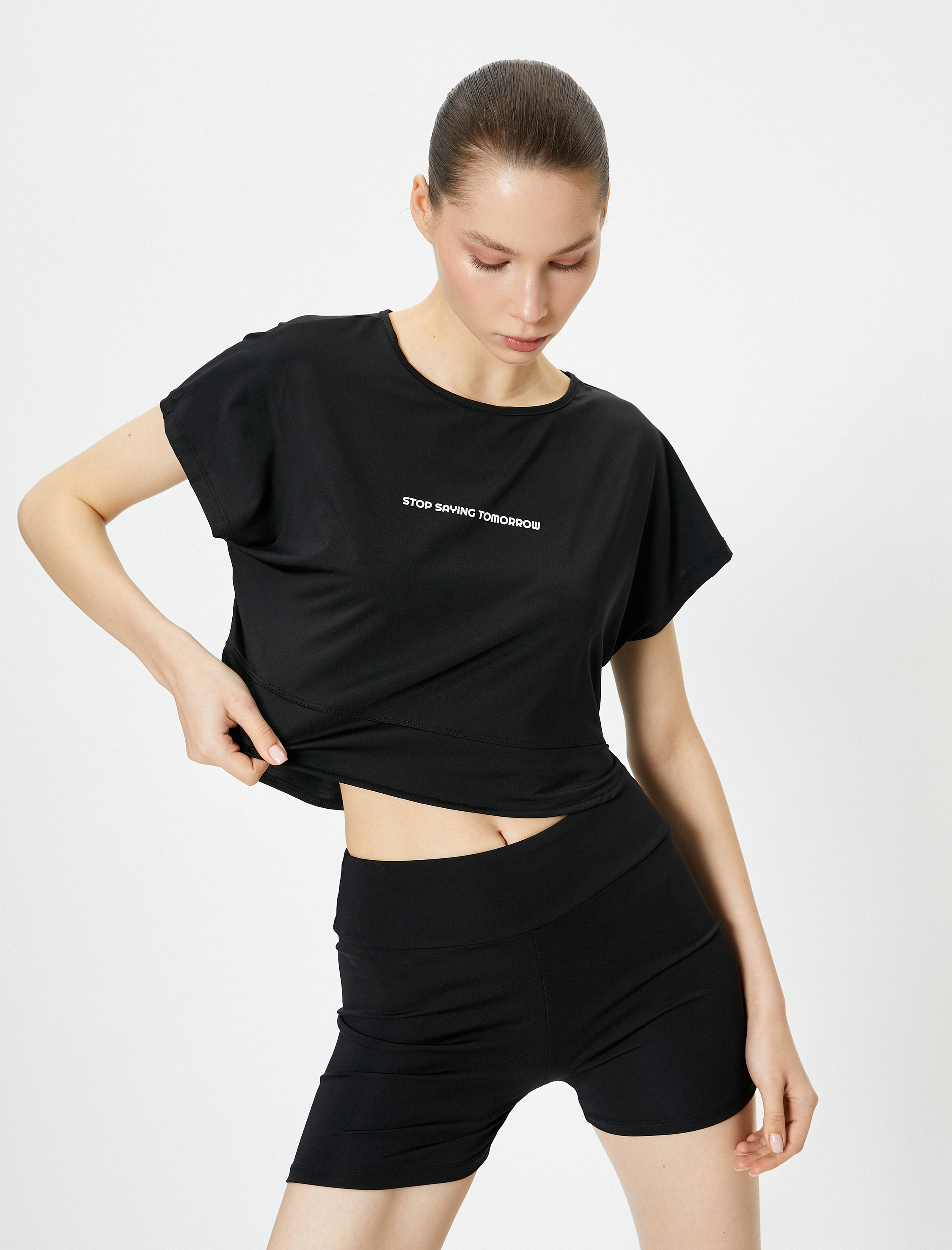   Spor Crop Tişört Kısa Kollu Bisiklet Yaka Baskılı Rahat Kalıp