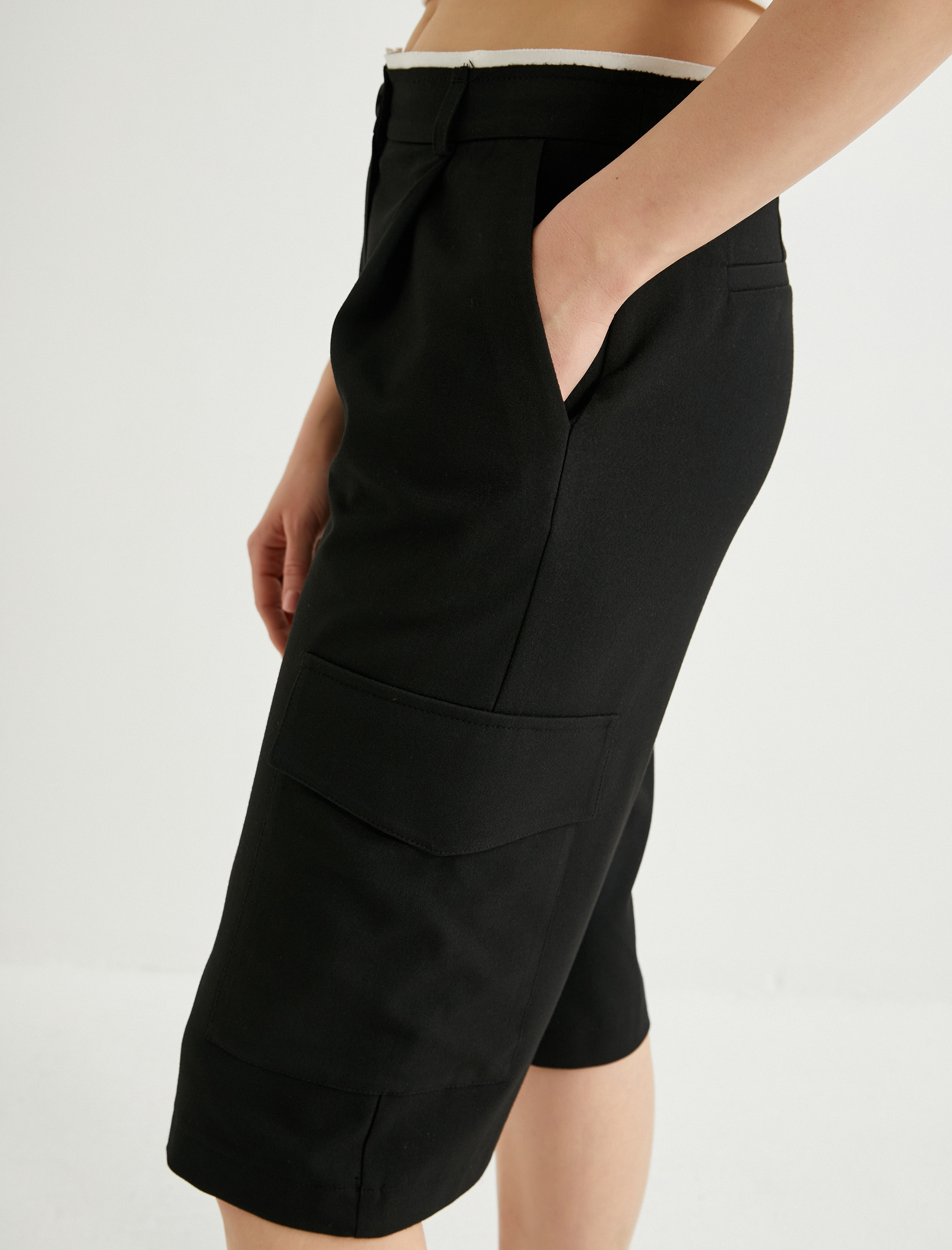   Bermuda Şort Kargo Cepli Çift Bel Detaylı Düz Bol Paça Standart Bel