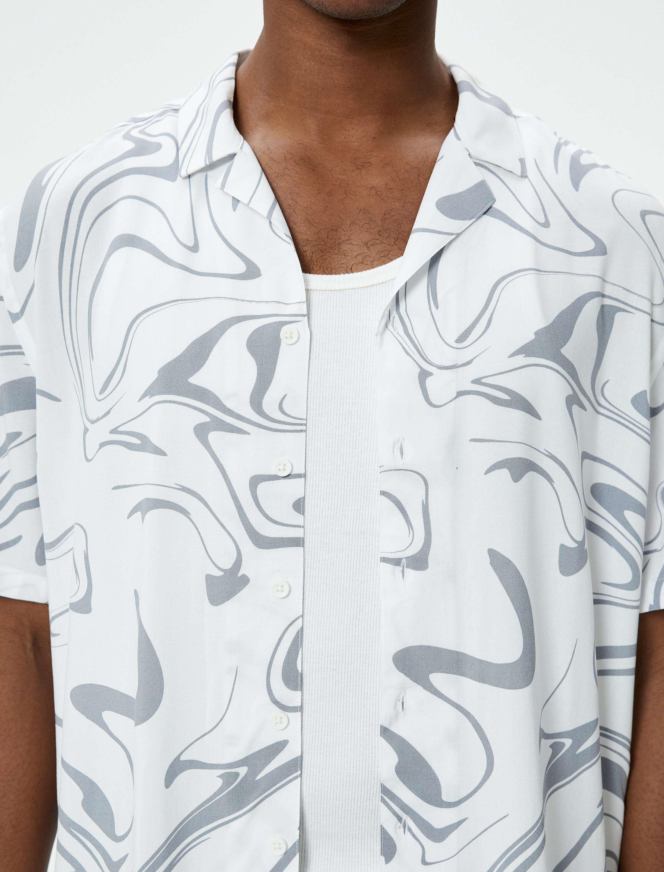   Vintage Gömlek Kısa Kollu Devrik Yaka Desenli Düğmeli Viskon Regular Fit