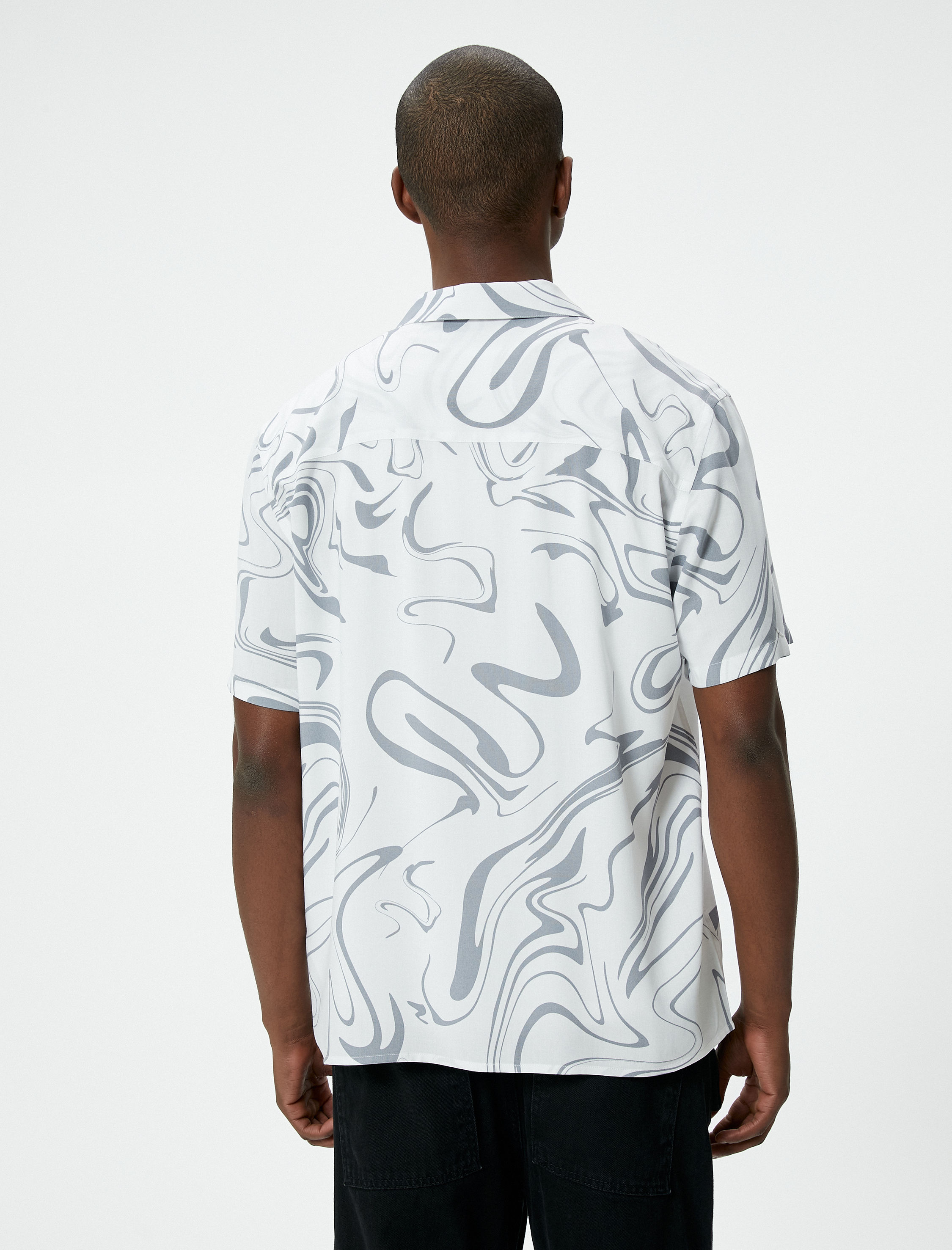   Vintage Gömlek Kısa Kollu Devrik Yaka Desenli Düğmeli Viskon Regular Fit