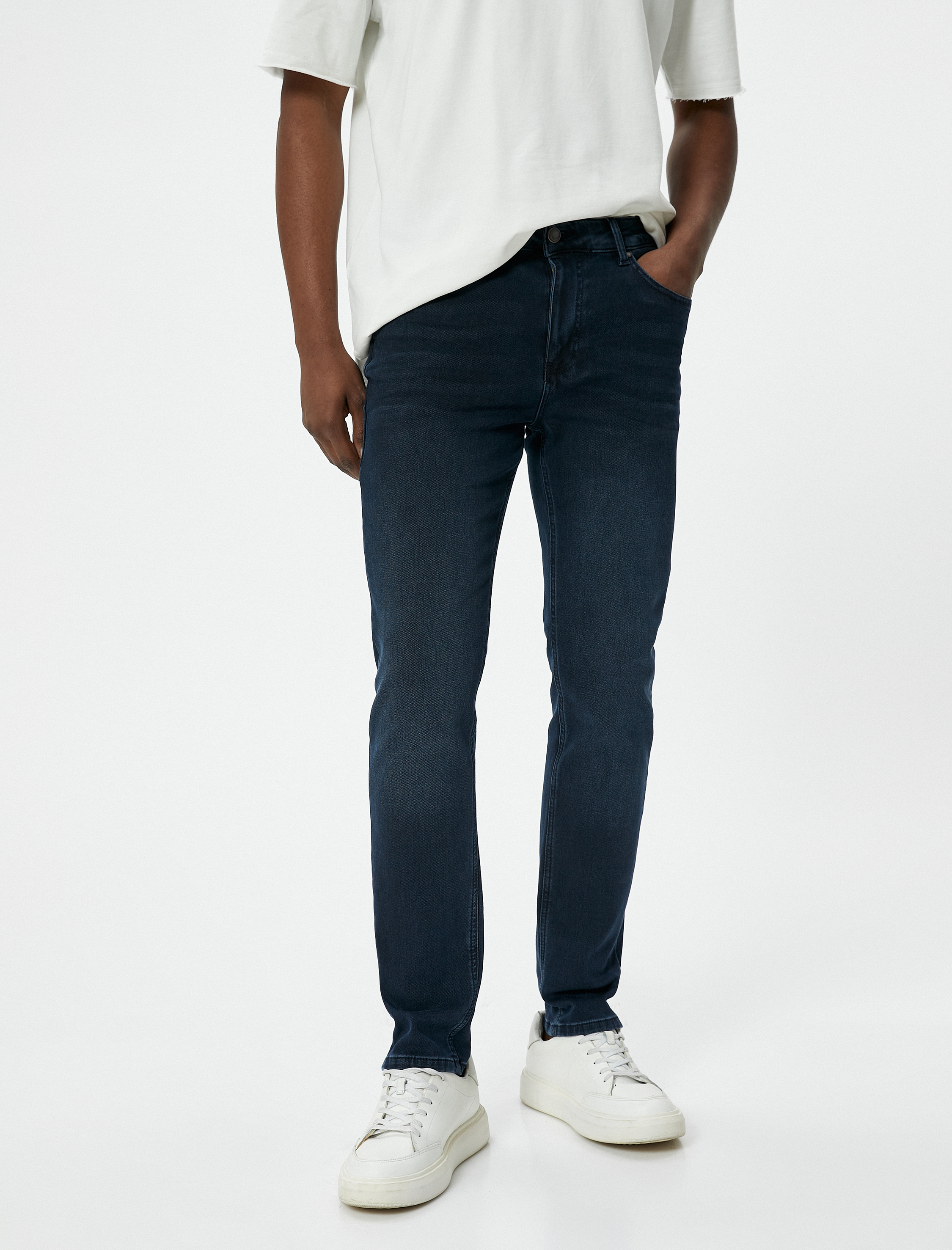   Brad Jeans - Slim Fit Jean