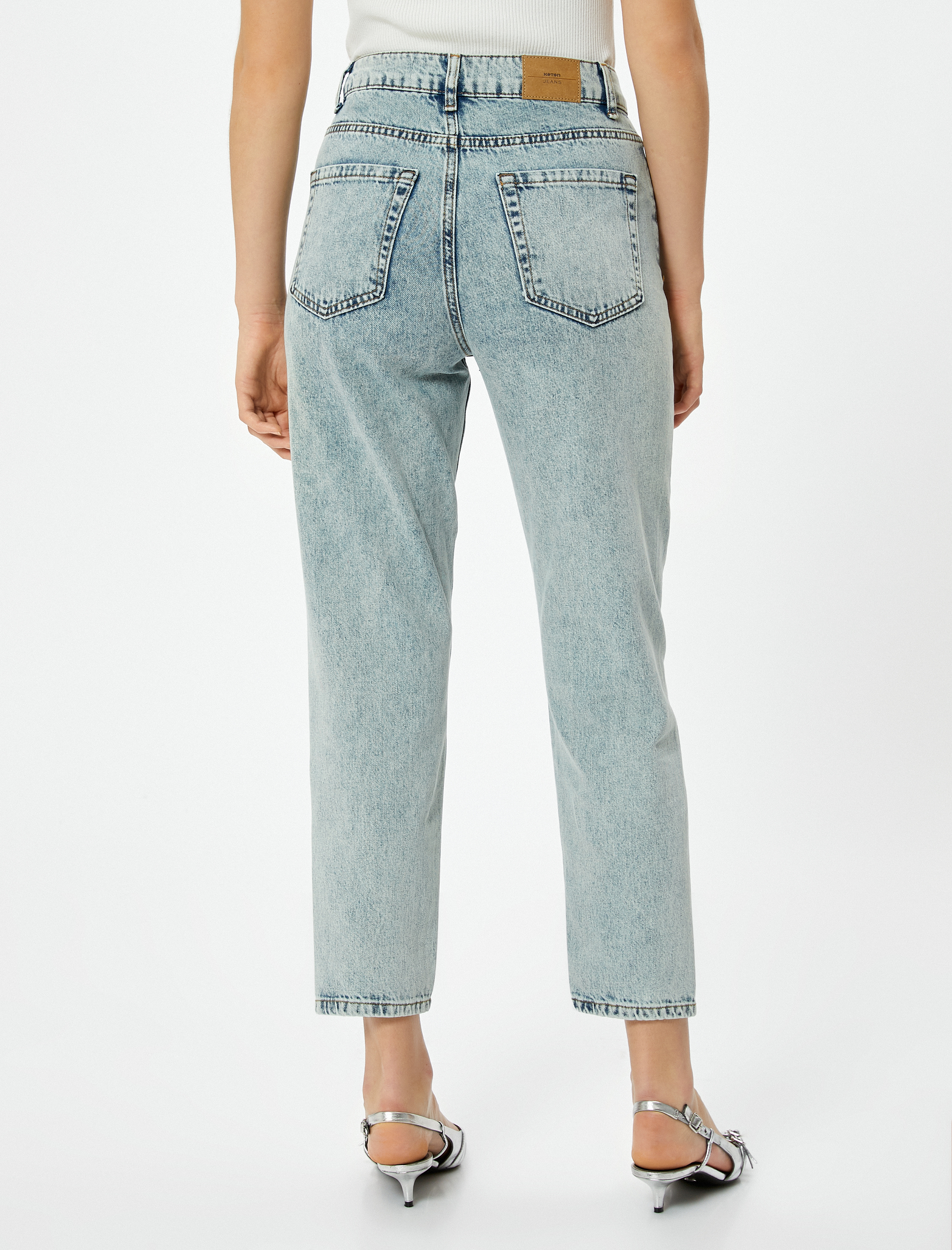   Mom Kot Pantolon Kısa Dar Paça Yırtmaç Detaylı Cepli - Mom Jean