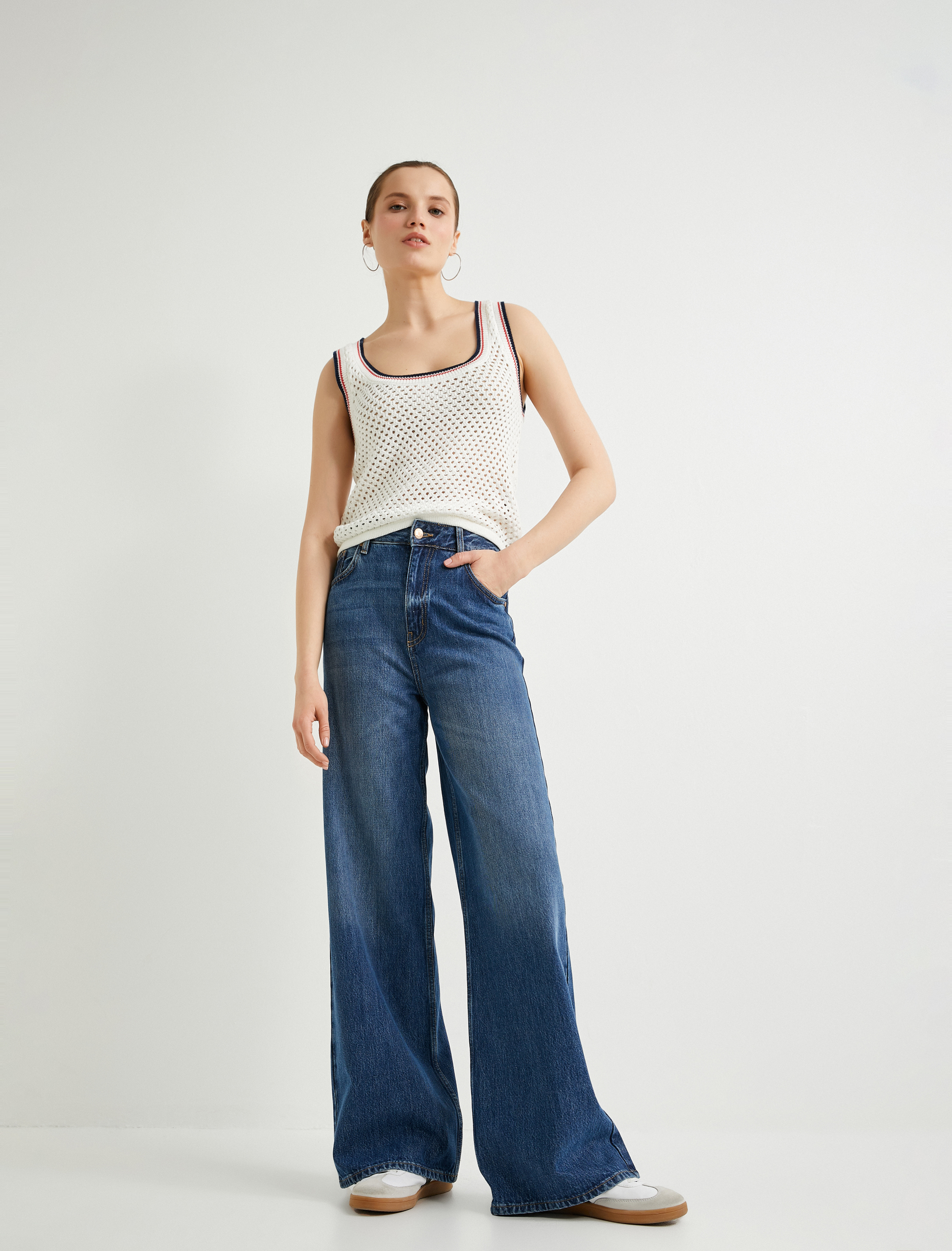   Kroşe Atlet Kalın Askılı U Yaka Ajurlu