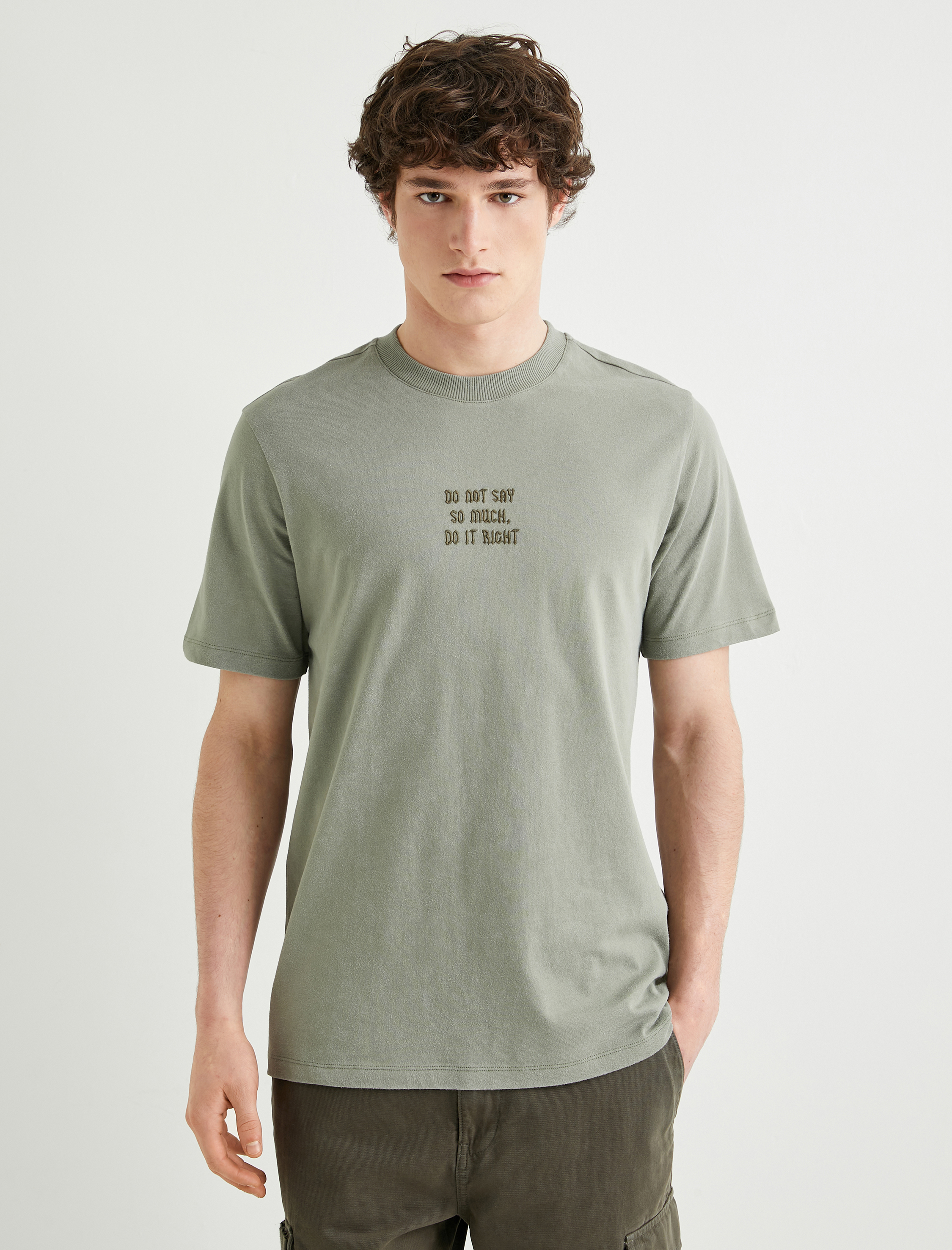   Slogan İşlemeli Tişört Yıkamalı Bisiklet Yaka Kısa Kollu