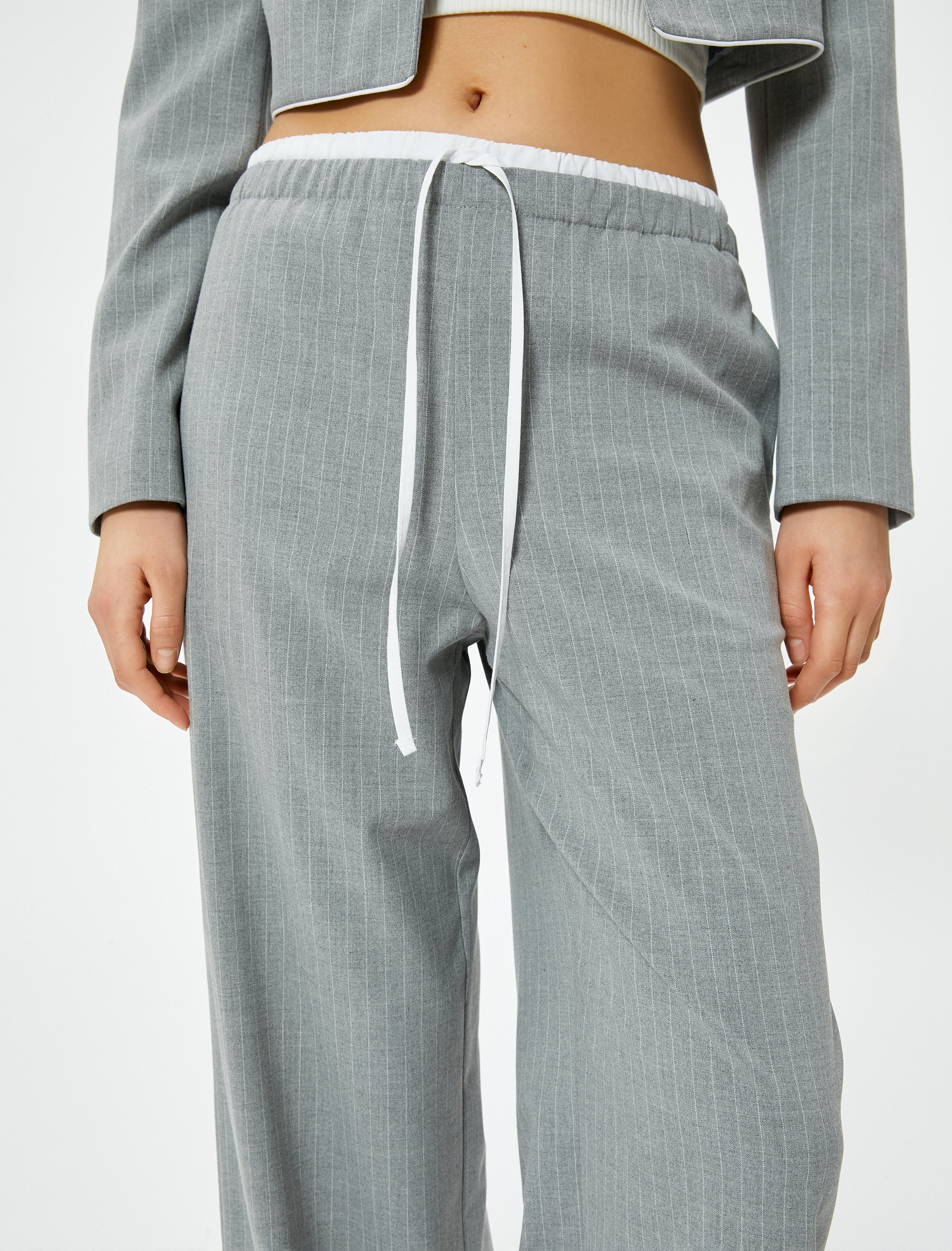   Bol Paça Pantolon Beli Bağcıklı Cep Detaylı