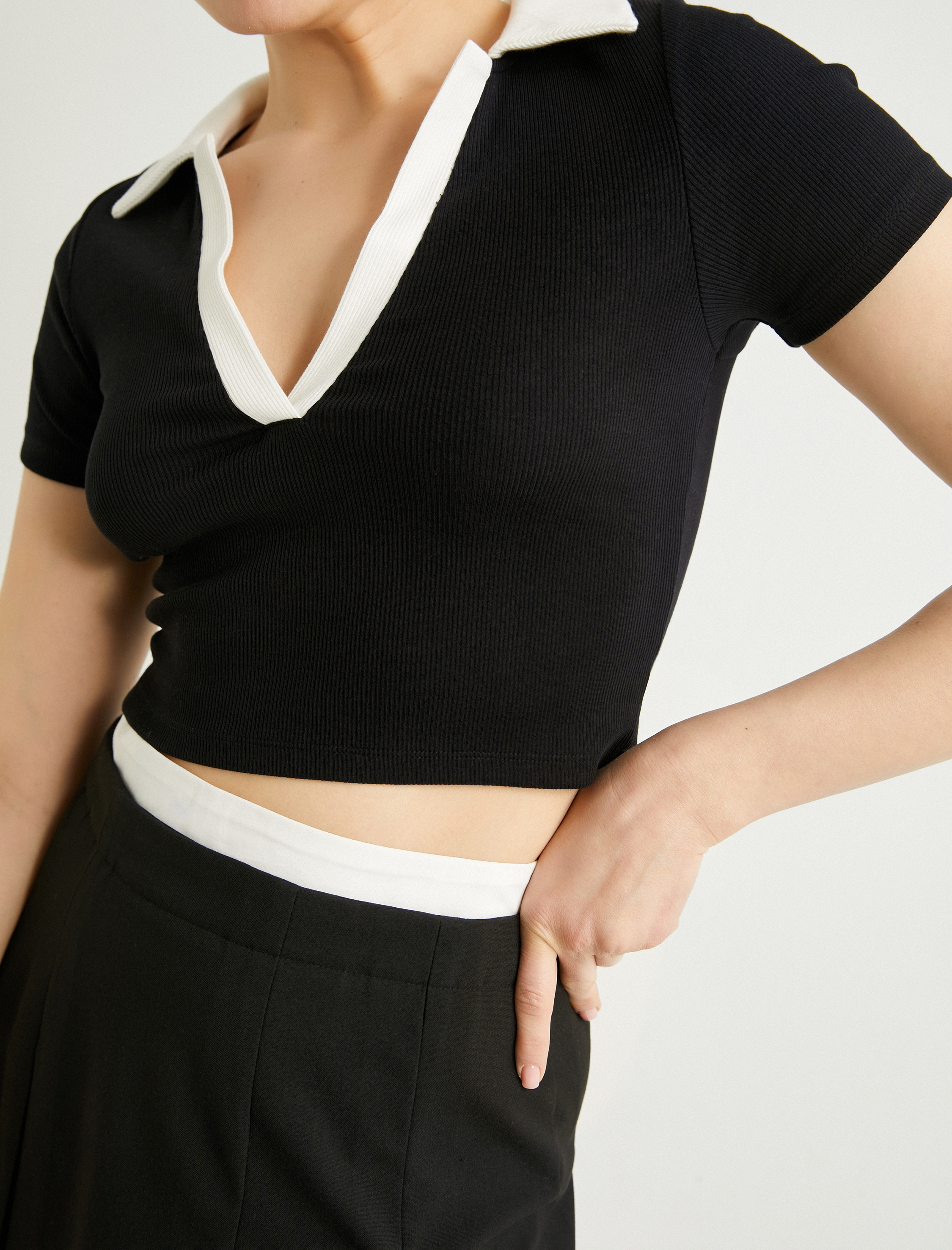 Polo Yaka Crop Tişört Renk Kontrastlı Kısa Kollu Slim Fit