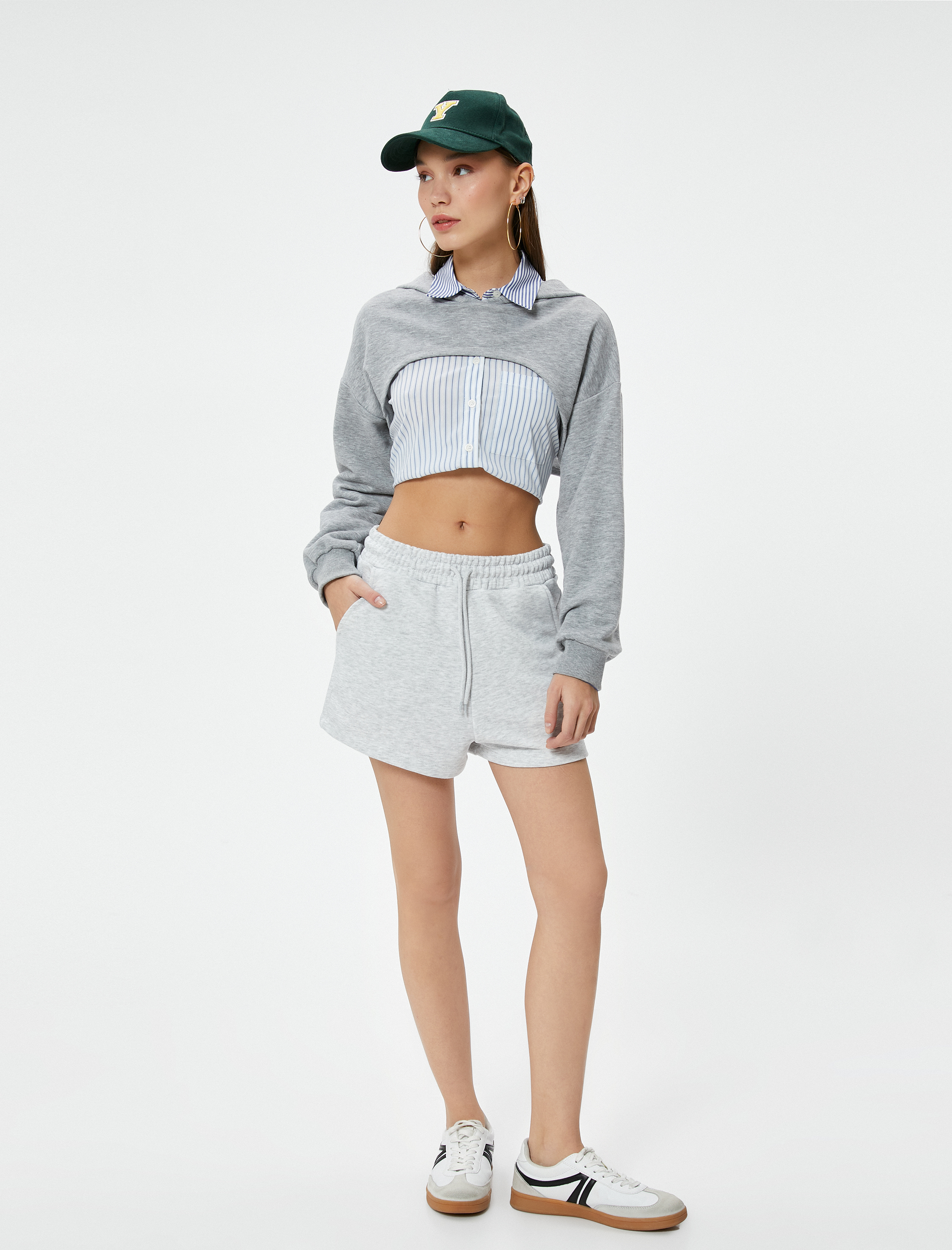   Kısa Şort Beli Bağlamalı Cepli Rahat Kalıp