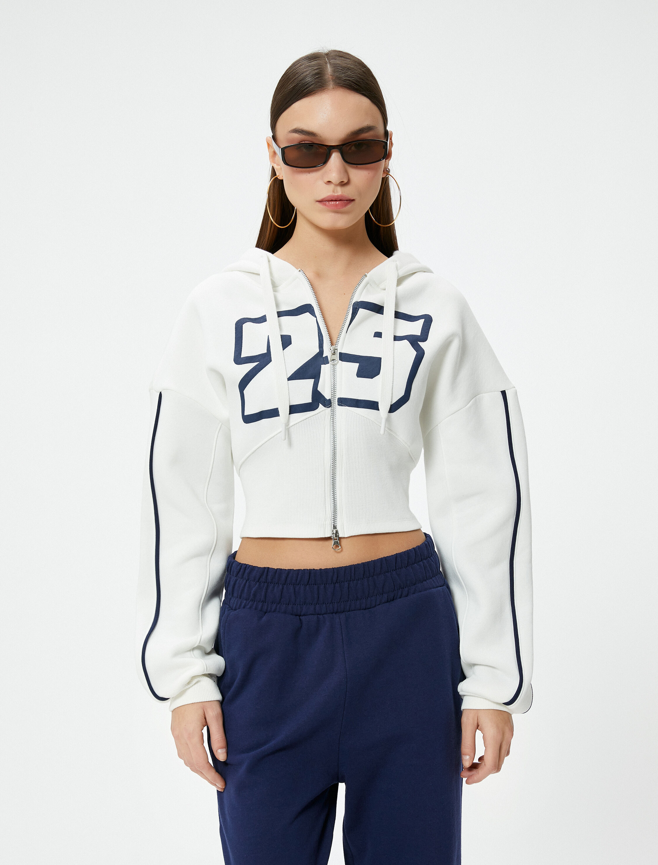   Kapşonlu Fermuarlı Sweatshirt Crop Korse Görünümlü Baskılı