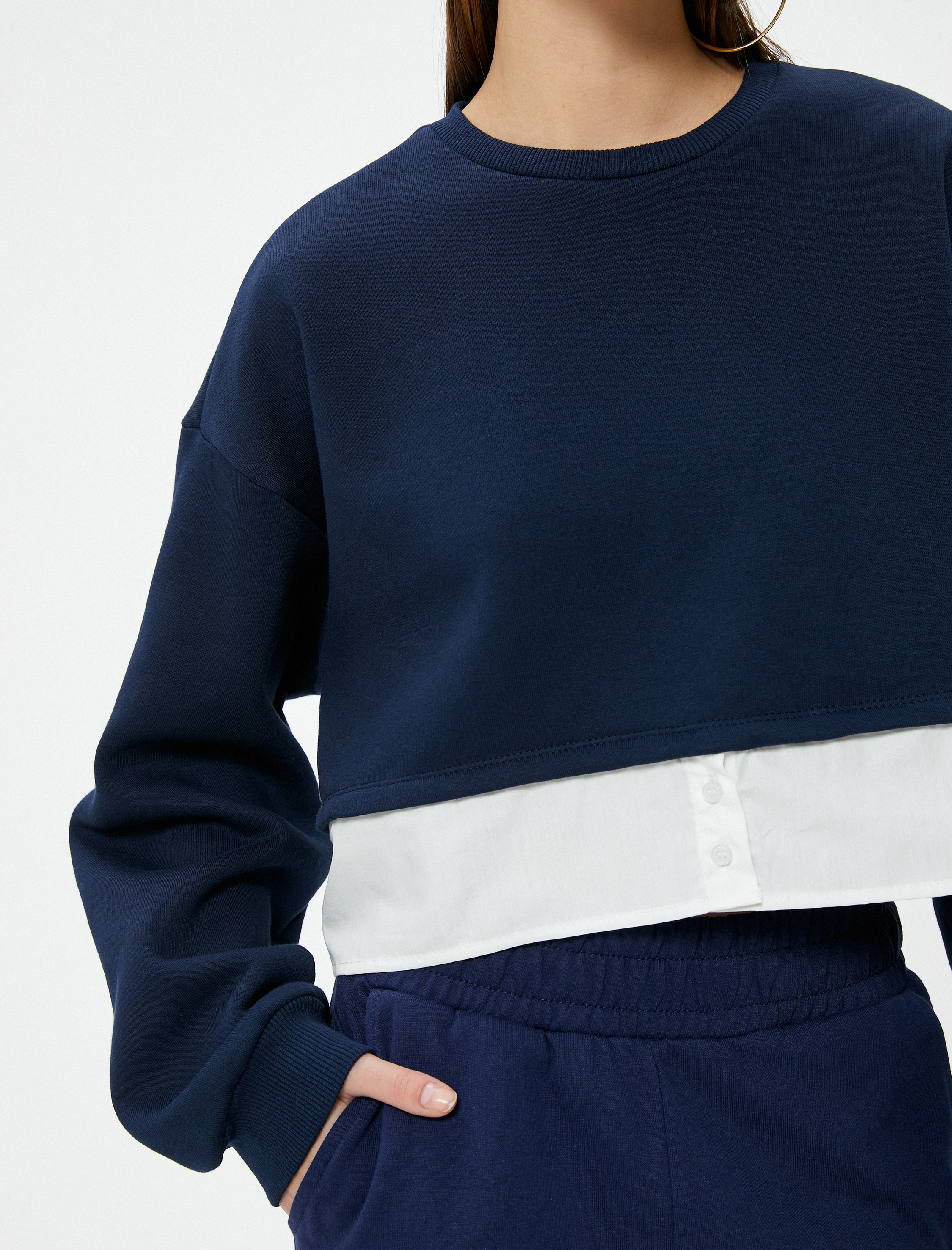 Şardonlu Crop Sweatshirt Çift Kumaş Detaylı Renk Kontrastlı Bisiklet Yaka
