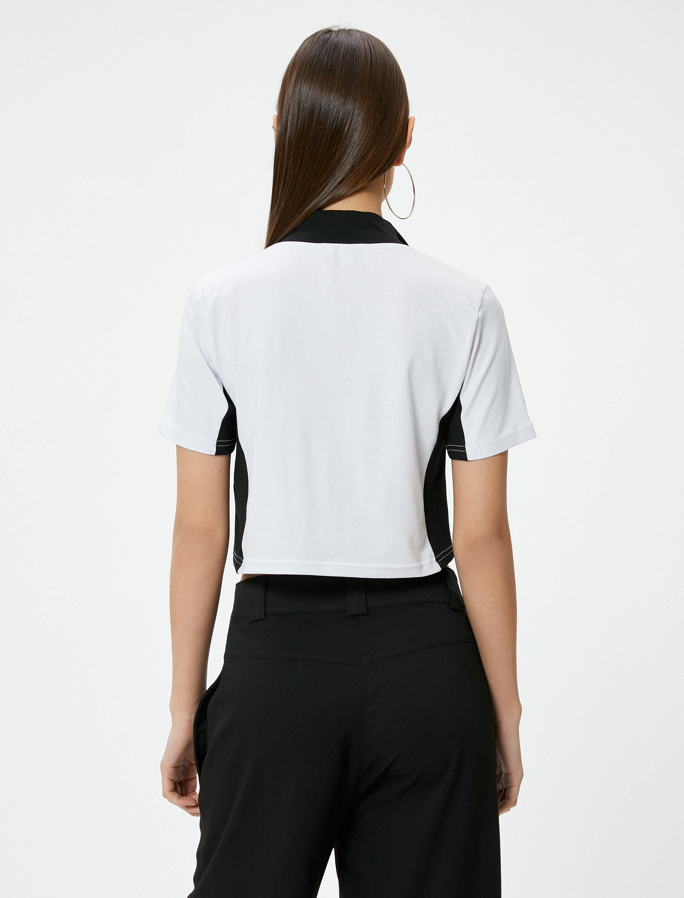   Fermuarlı Crop Tişört Dik Yaka Kısa Kollu Renk Bloklu