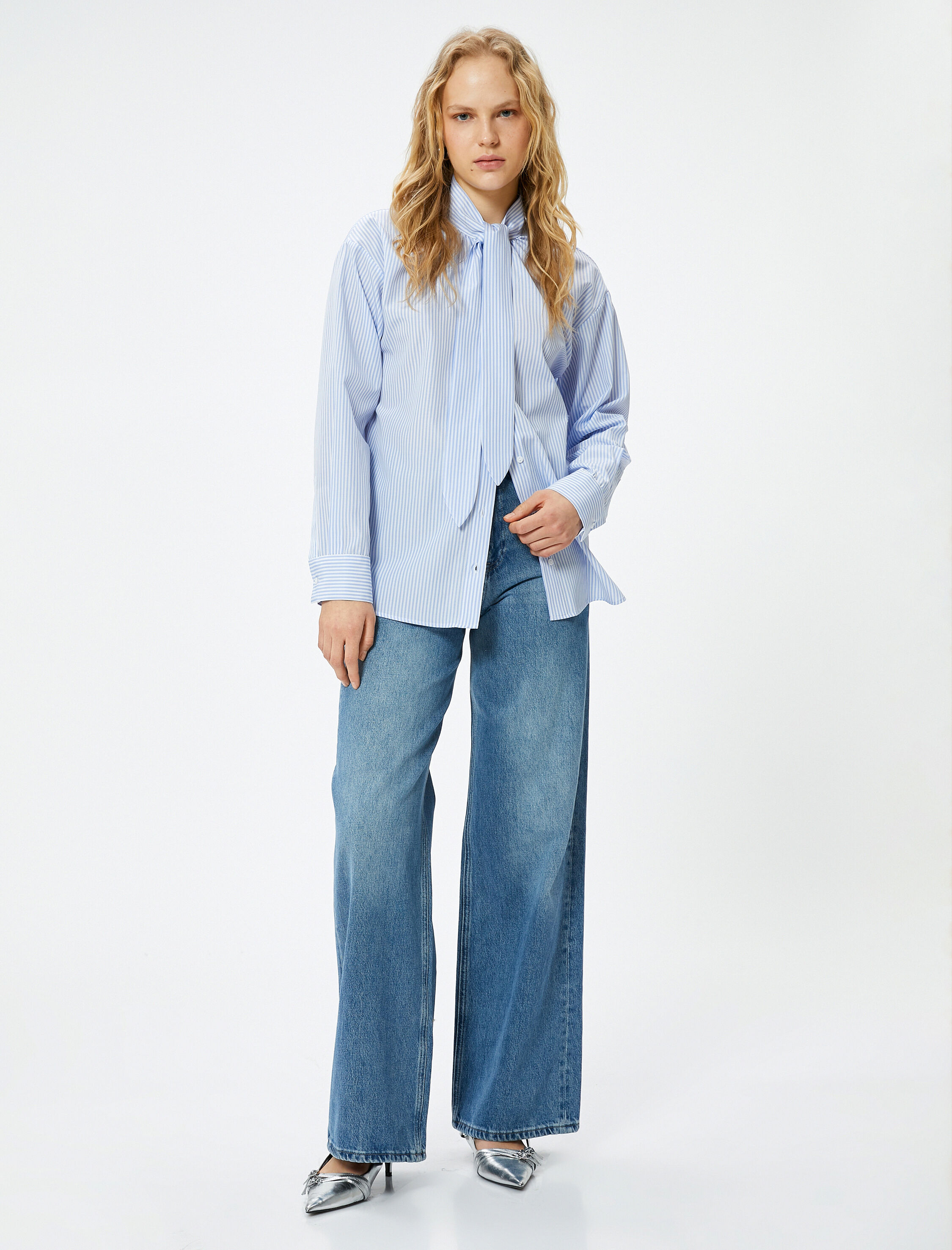   Oversize Poplin Gömlek Fular Yaka Düğmeli Uzun Kollu