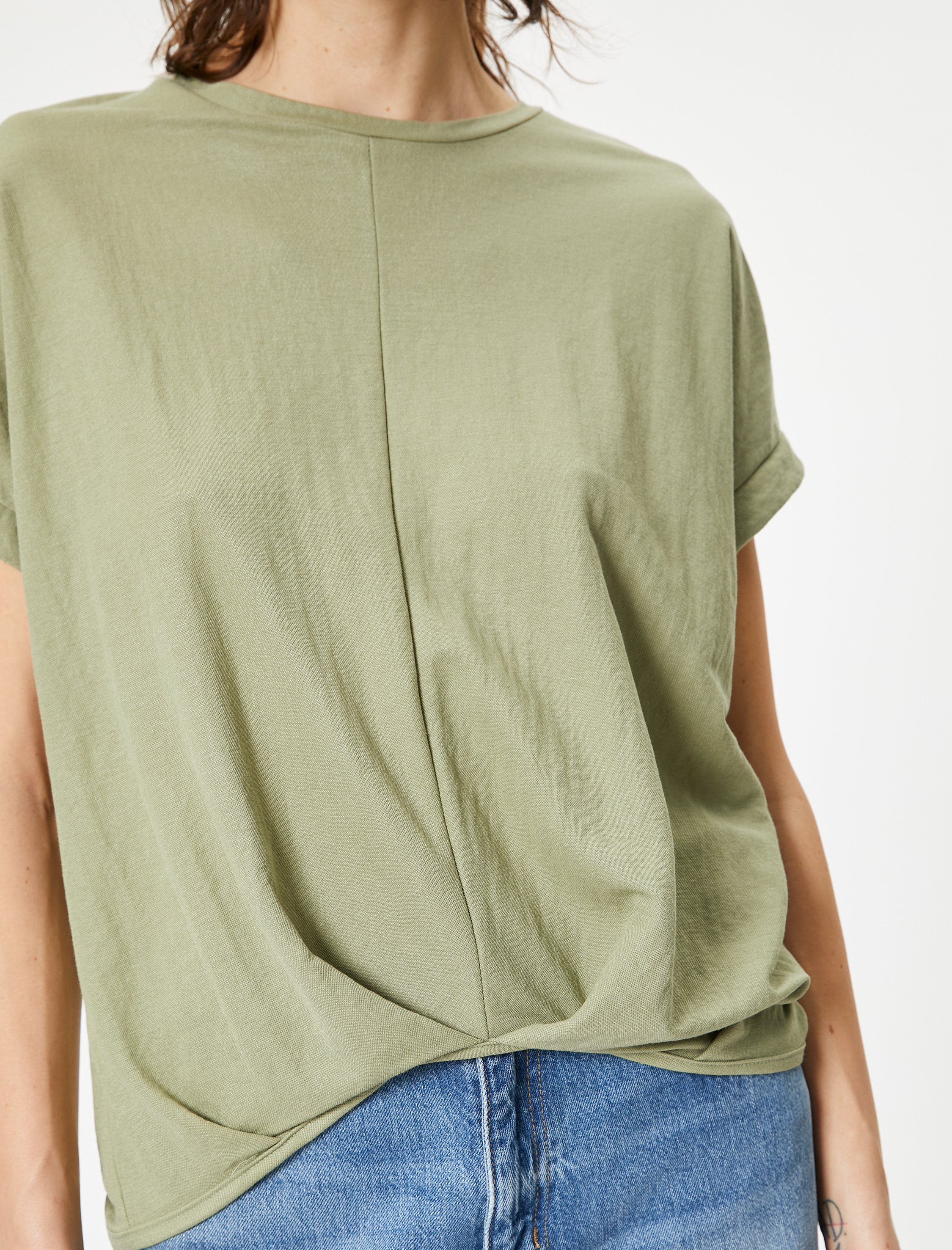   Rahat Kesim Tişört Önden Dikişli Kısa Kollu Bisiklet Yaka