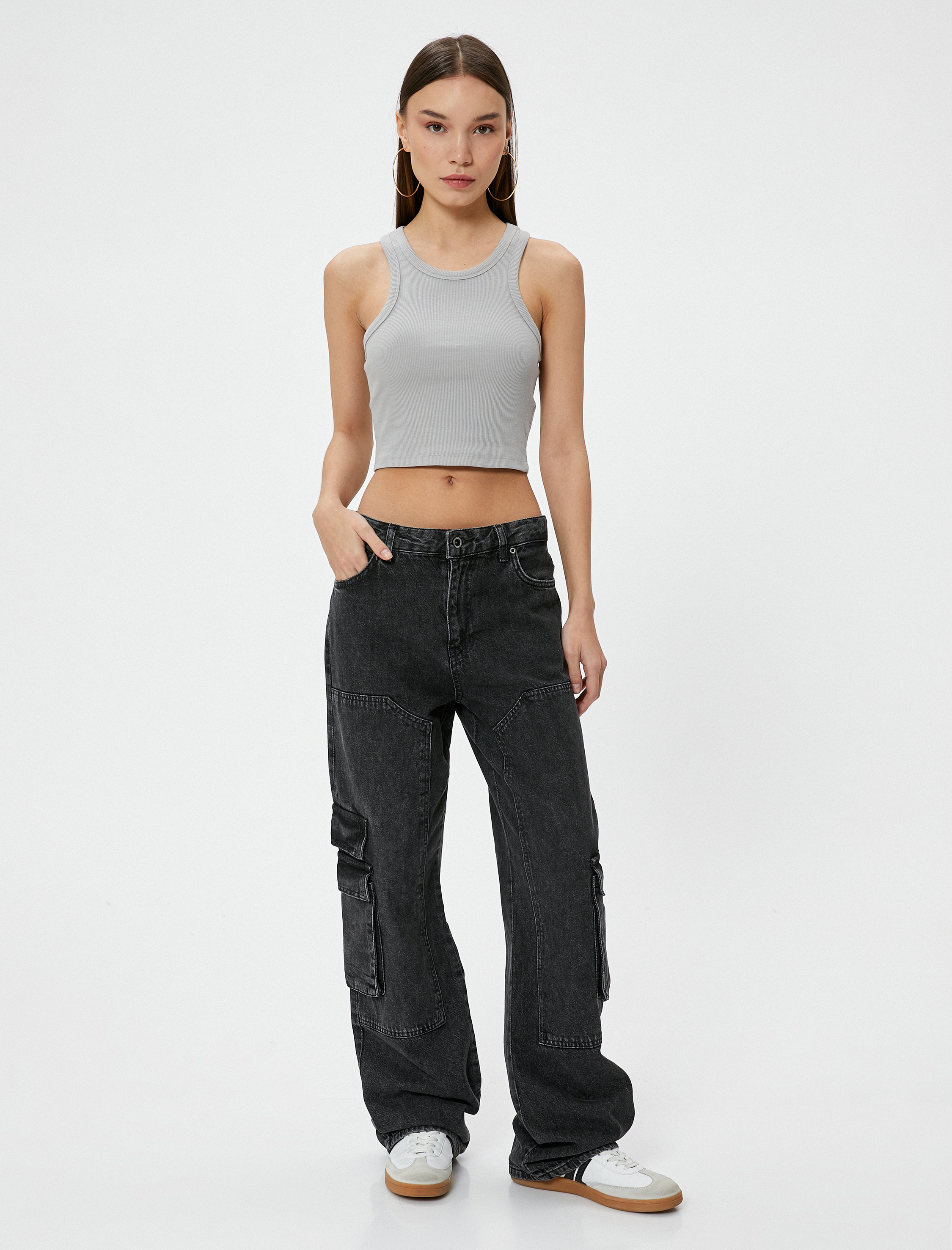   Halter Yaka Atlet Askılı Ribanalı Pamuklu