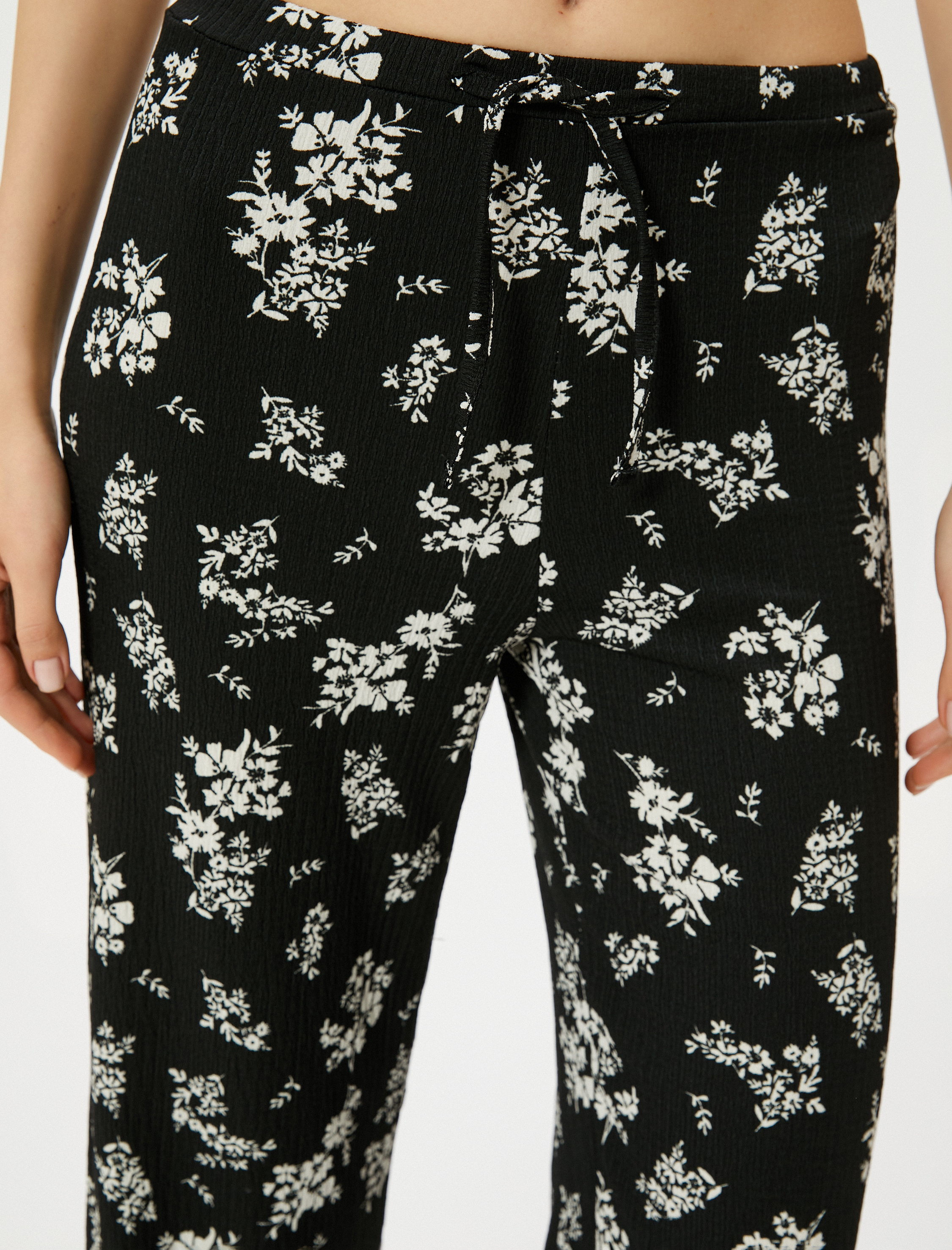   Çiçekli Geniş Paça Pantolon Beli Bağlamalı Yüksek Bel Rahat Kalıp Bürümcük