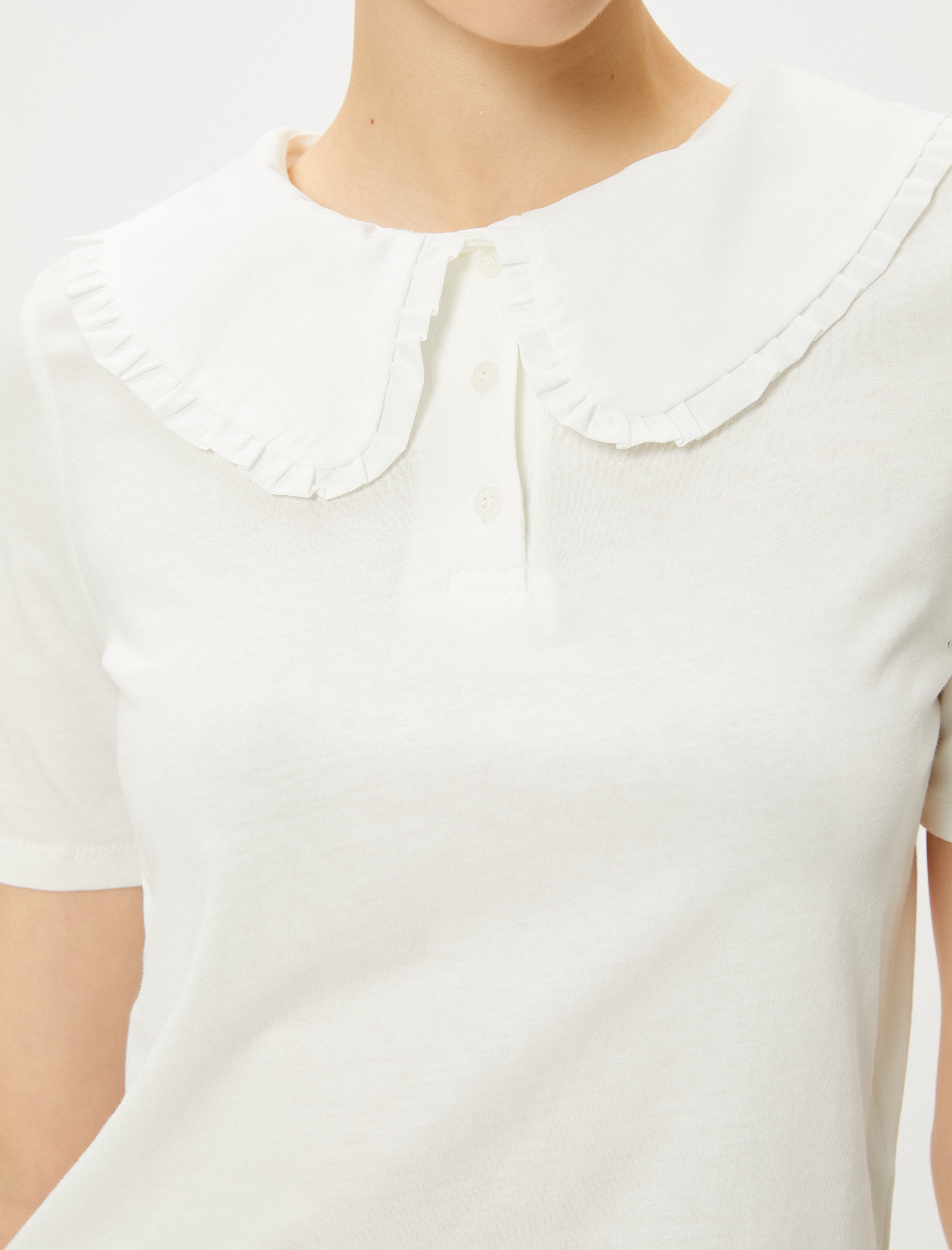   Bebe Yaka Tişört Düğmeli Kısa Kollu Pamuklu Fırfırlı