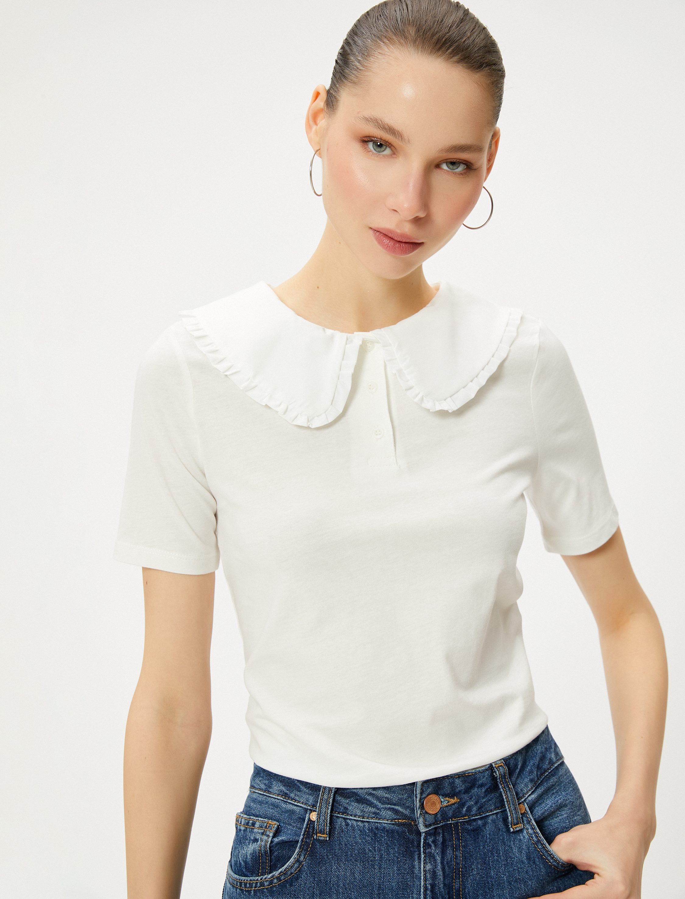 トップス Bebe Ekru Bebe Yaka Tişört Düğmeli Kısa Kollu Pamuklu Fırfırlı