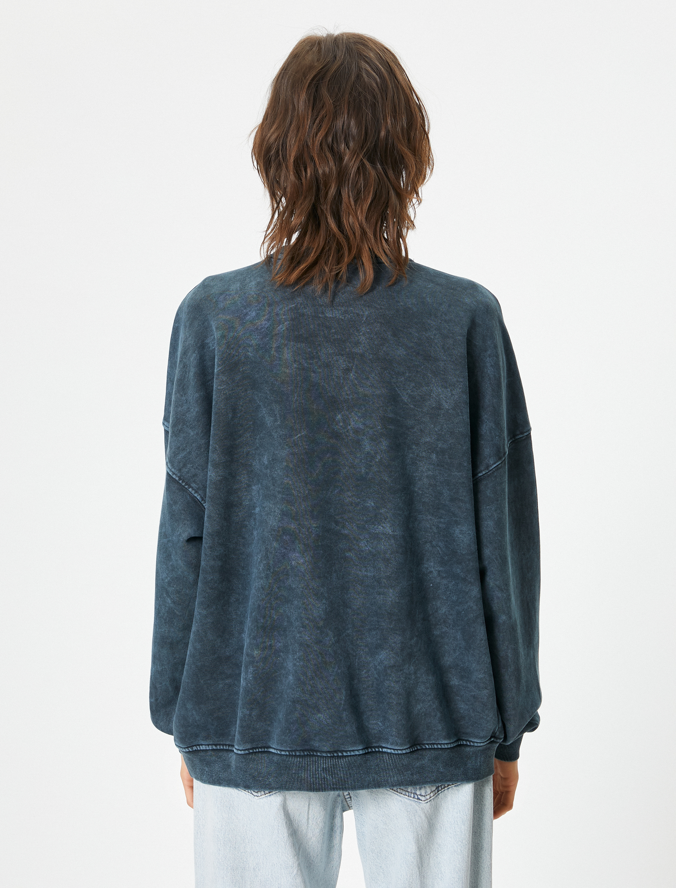   Oversize Sweatshirt Bisiklet Yaka Soluk Efektli Baskılı Üç İplik Şardonlu