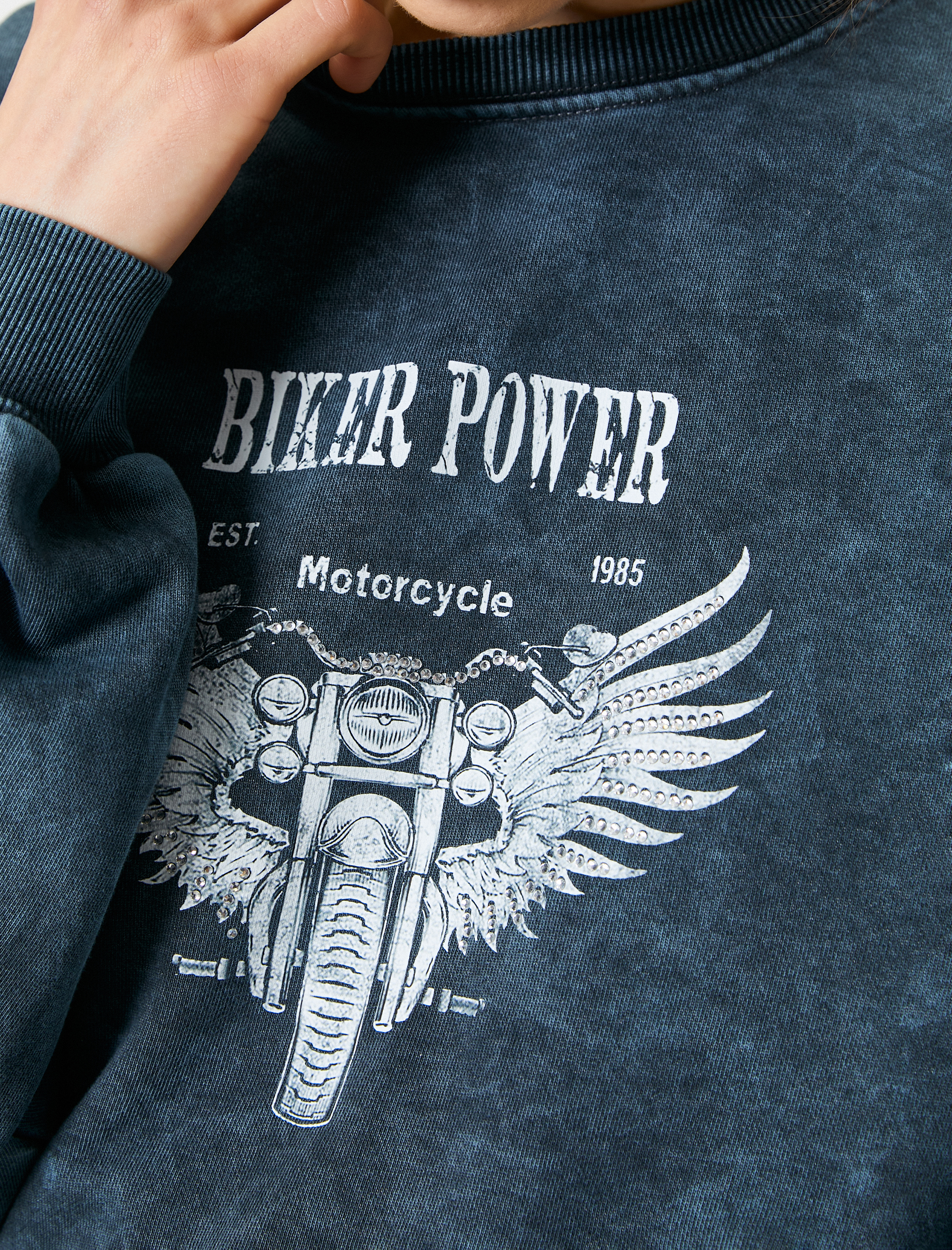   Oversize Sweatshirt Bisiklet Yaka Soluk Efektli Baskılı Üç İplik Şardonlu