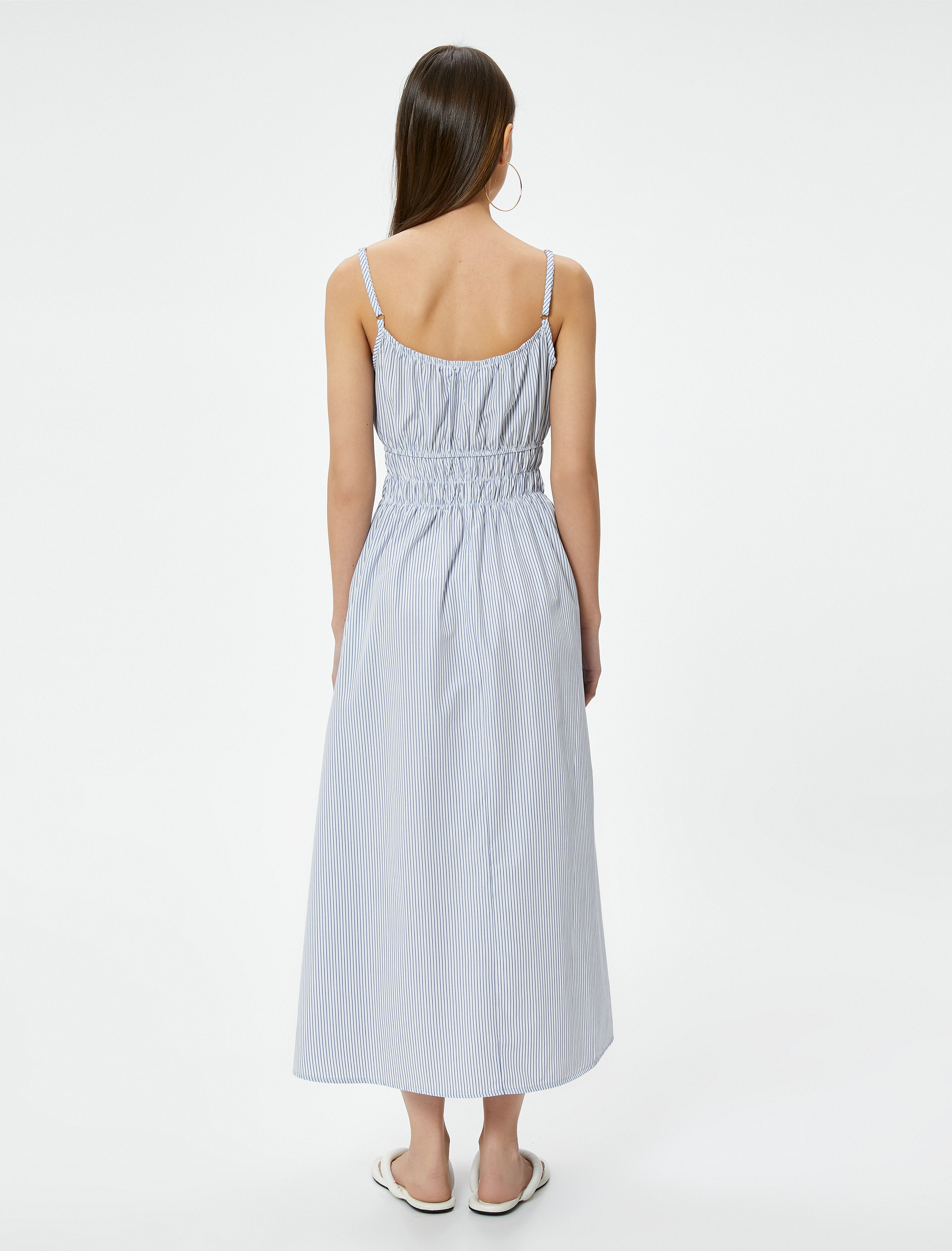   Uzun Askılı Elbise Bağlama Detaylı Gipeli Rahat Kalıp Fiyonk Detaylı