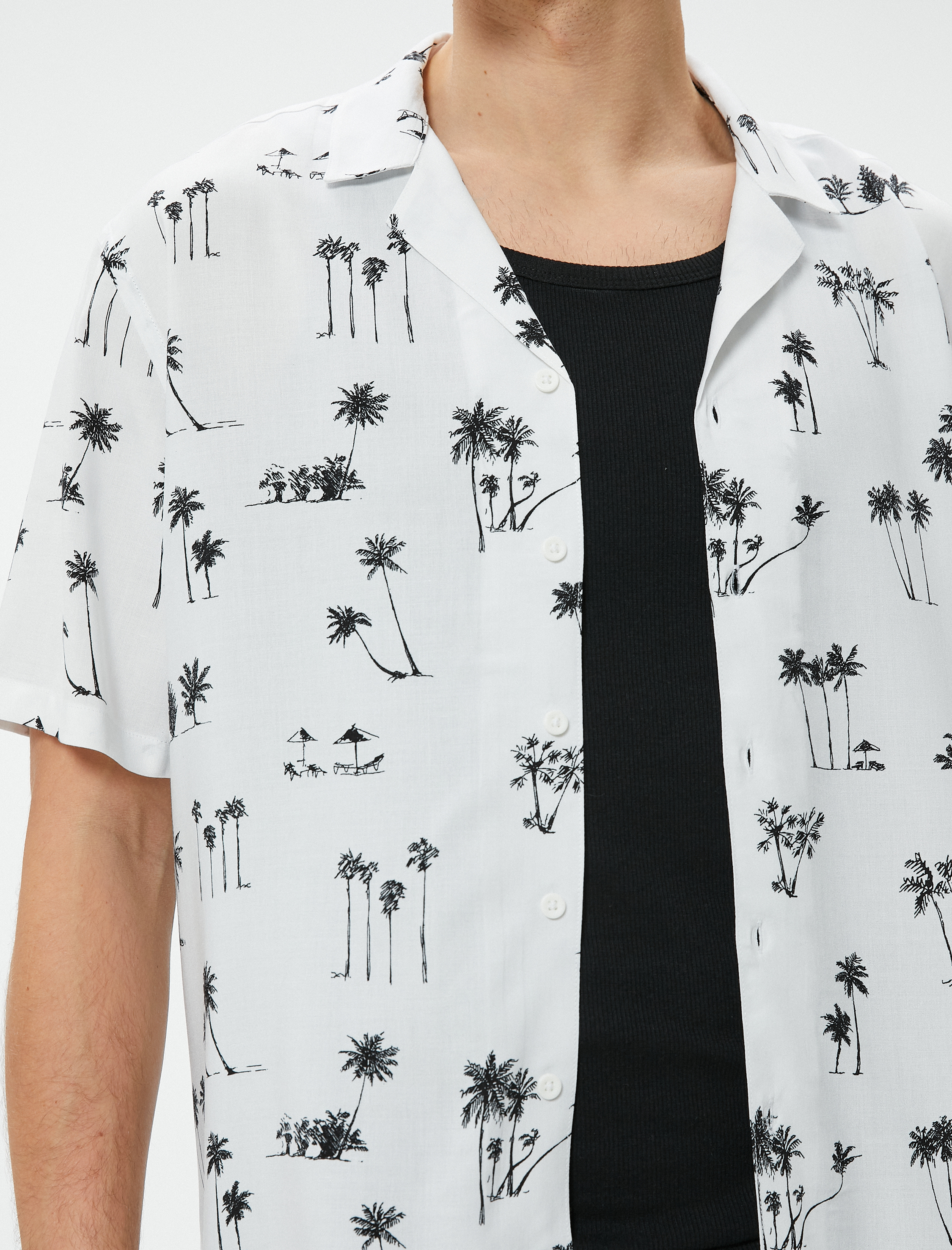   Yazlık Gömlek Palmiye Desenli Kısa Kollu Devrik Yaka Viskon Regular Fit