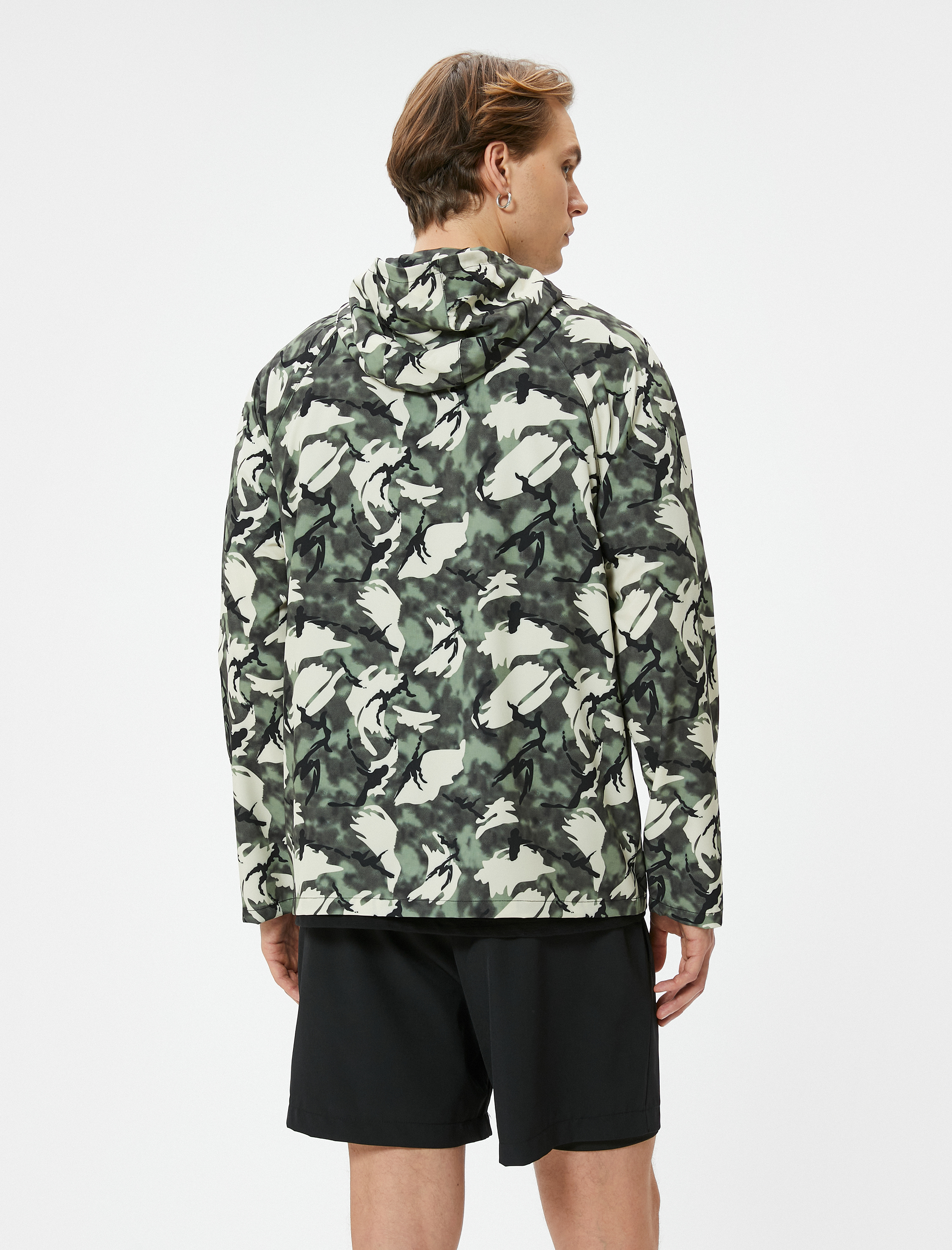   Spor Ceket Kamuflaj Baskılı Kapşonlu Fermuarlı Rahat Kesim Cep Detaylı Paraşüt Kumaş