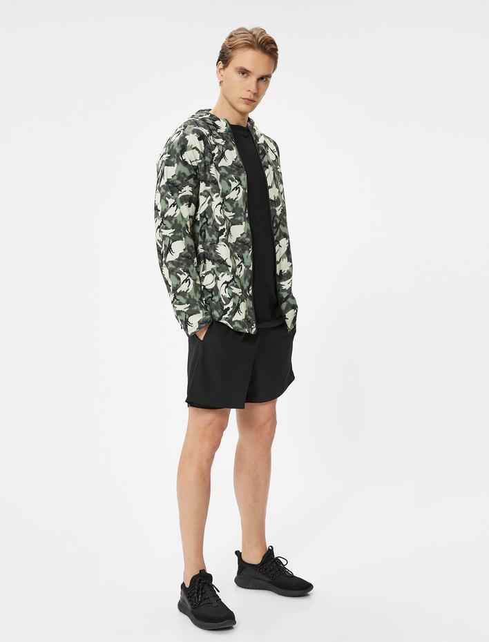  Spor Ceket Kamuflaj Baskılı Kapşonlu Fermuarlı Rahat Kesim Cep Detaylı Paraşüt Kumaş