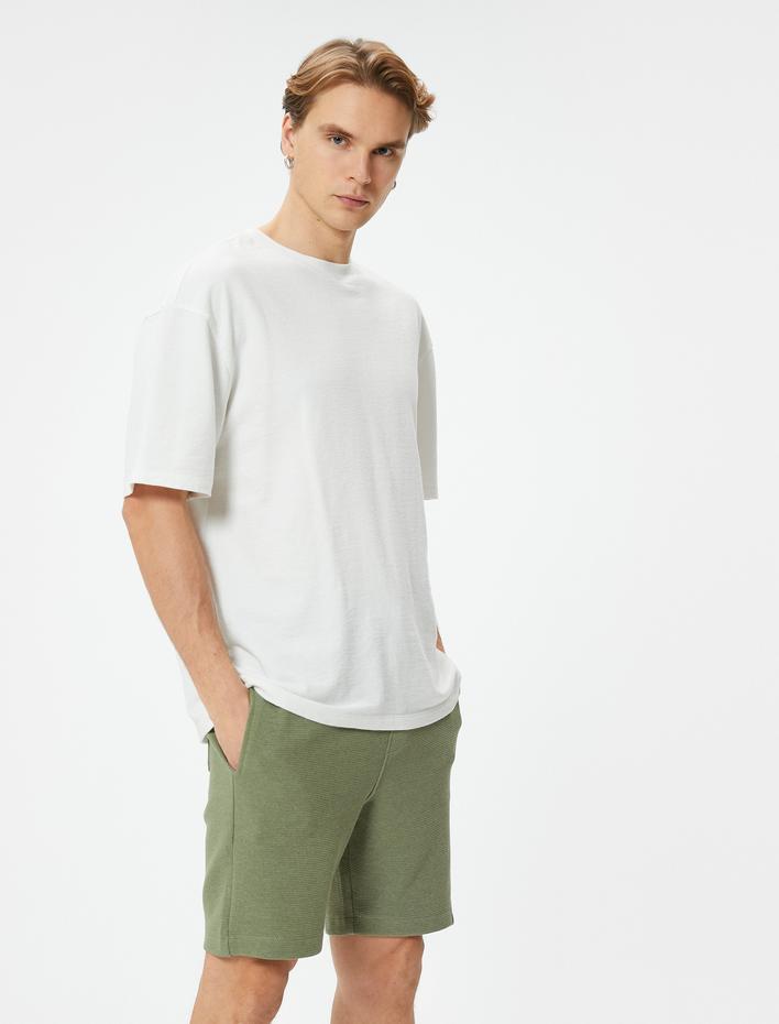  Bermuda Şort Etiket Baskılı Beli Bağcıklı Cep Detaylı