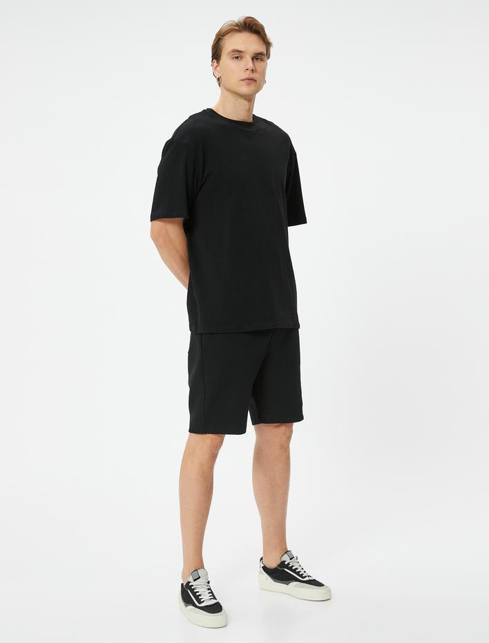  Bermuda Şort Etiket Baskılı Beli Bağcıklı Cep Detaylı