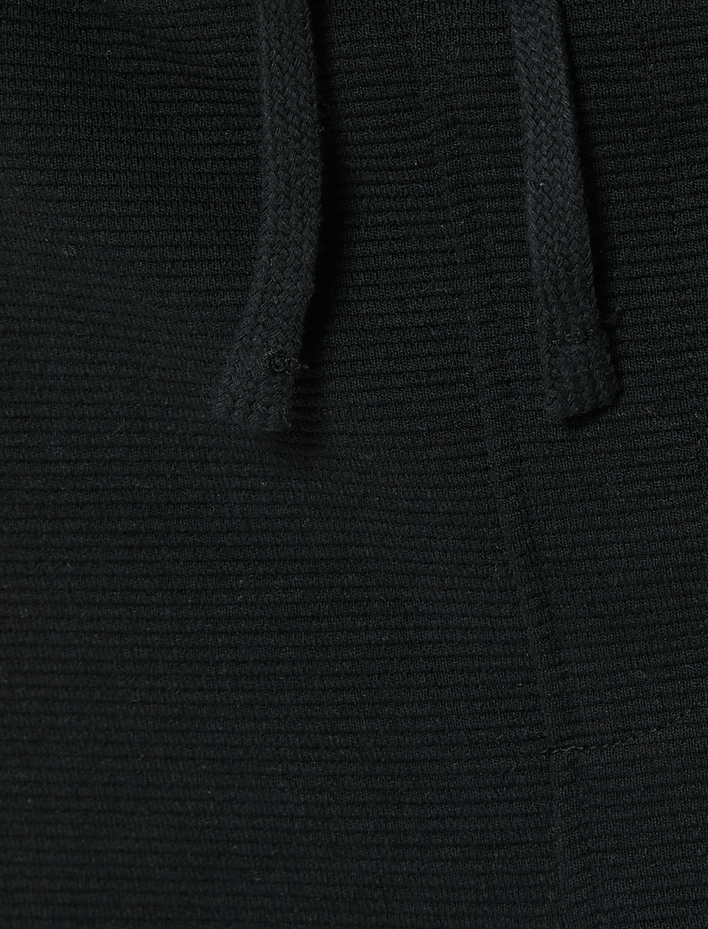   Bermuda Şort Etiket Baskılı Beli Bağcıklı Cep Detaylı