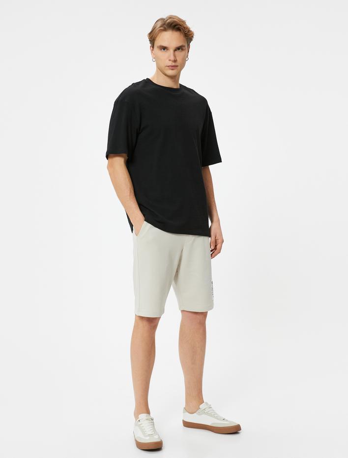  Bermuda Şort Etiket Baskılı Beli Bağcıklı Cep Detaylı