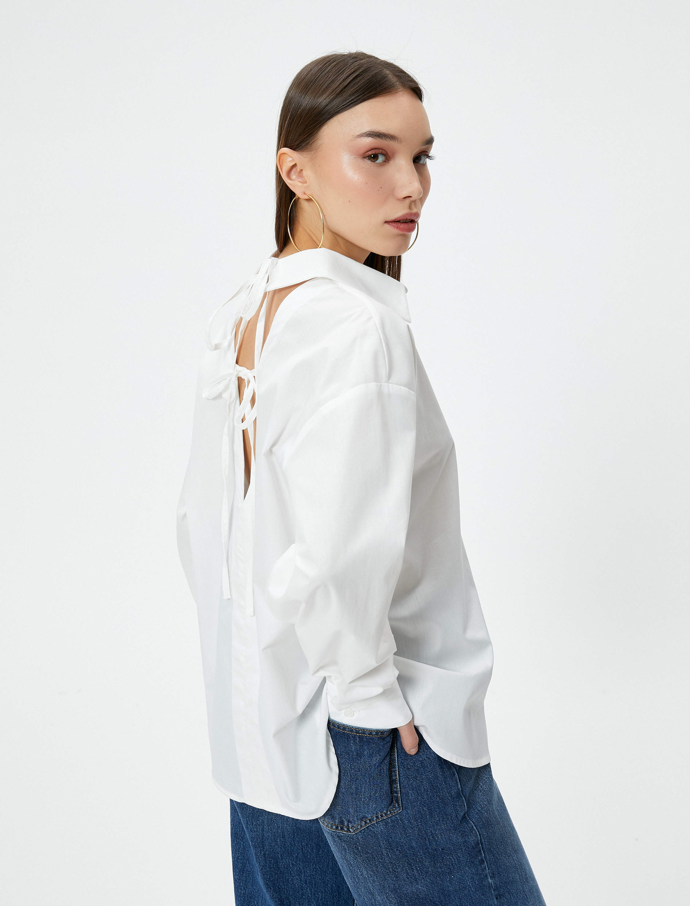   Arkası Pencere Detaylı Oversize Gömlek Bağcıklı Uzun Kollu Pamuklu