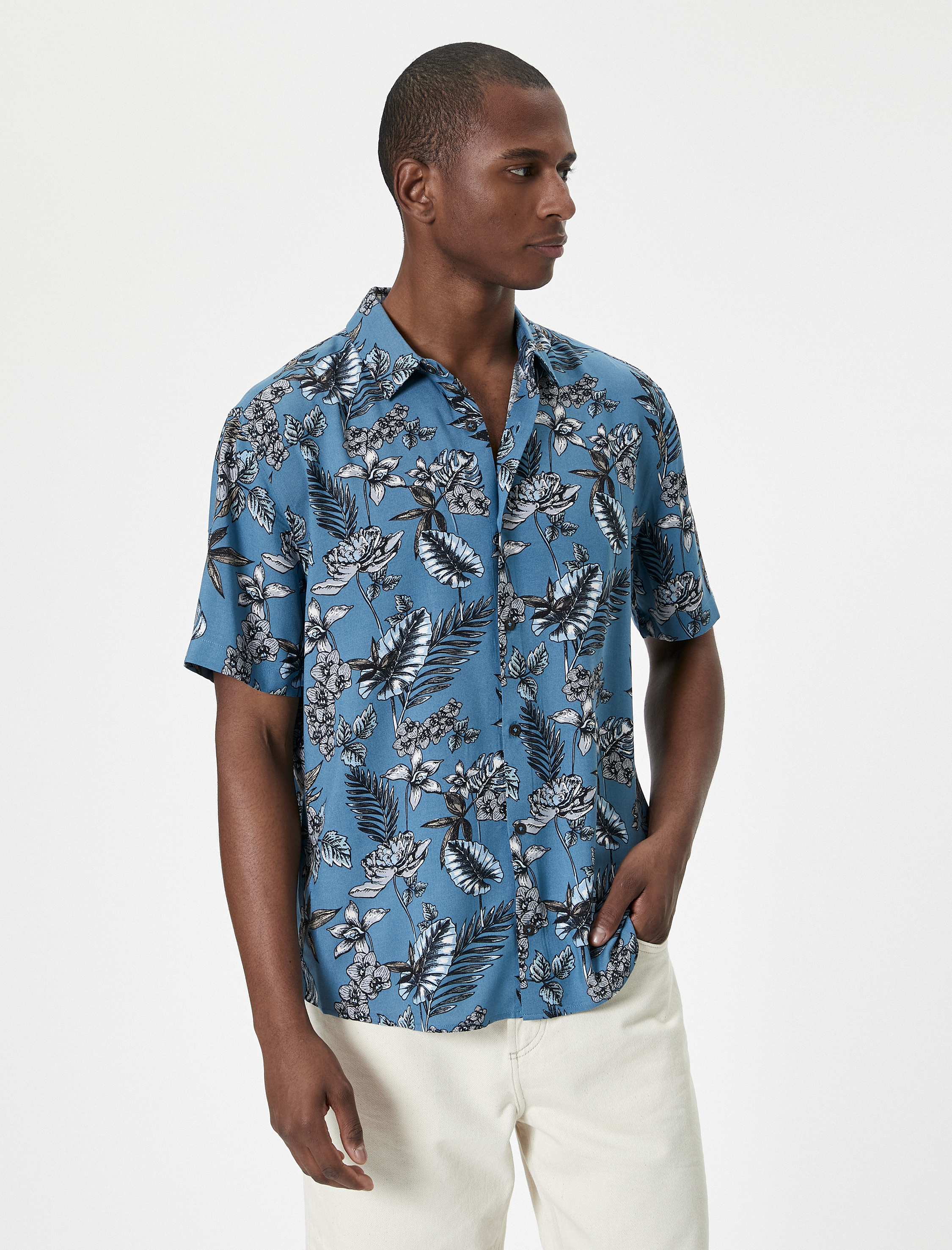   Yazlık Gömlek Kısa Kollu Çiçekli Desenli Klasik Yaka Viskon Kumaş Regular Fit