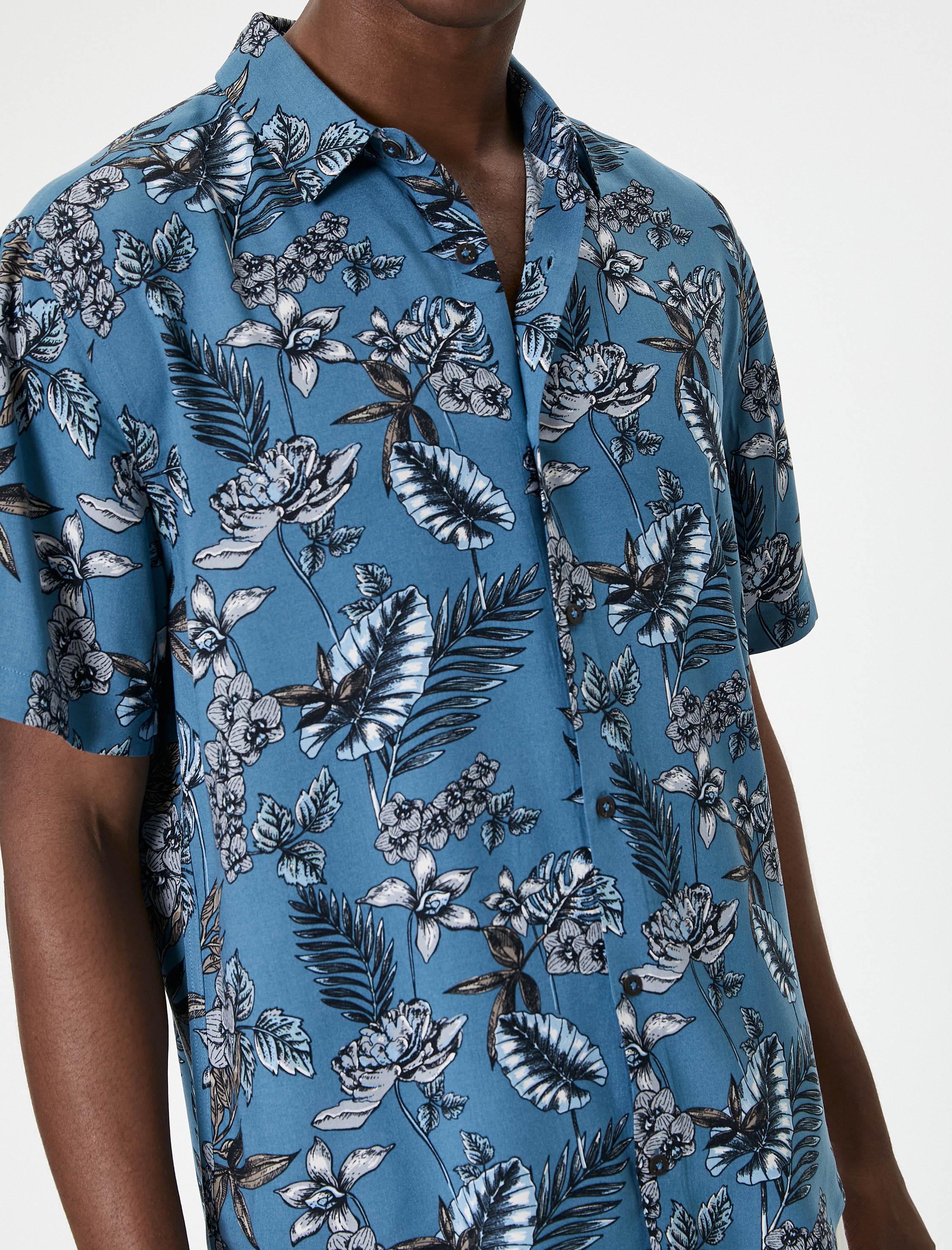   Yazlık Gömlek Kısa Kollu Çiçekli Desenli Klasik Yaka Viskon Kumaş Regular Fit