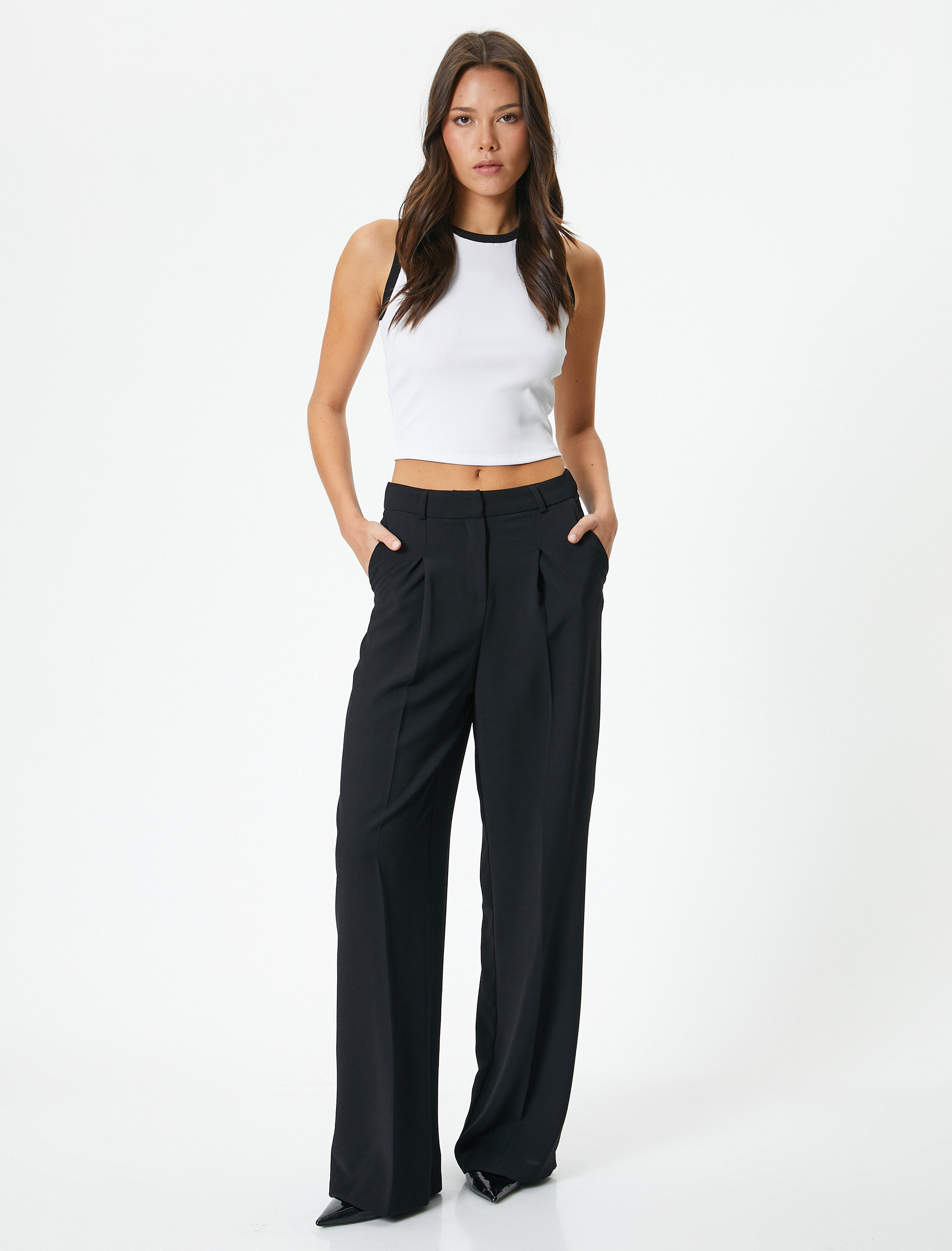   Crop Fitilli Atlet Halter Yaka Biye Detaylı