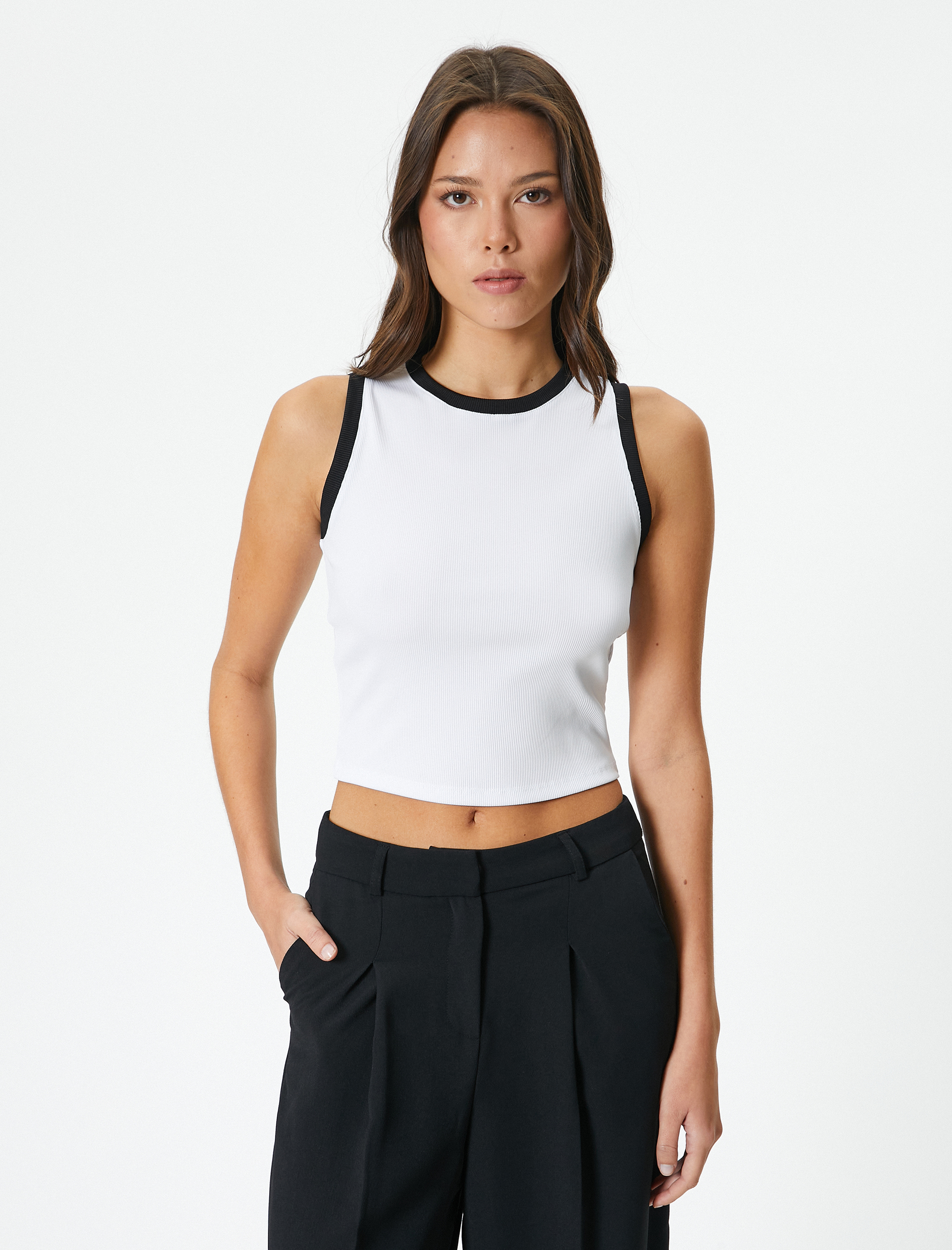   Crop Fitilli Atlet Halter Yaka Biye Detaylı