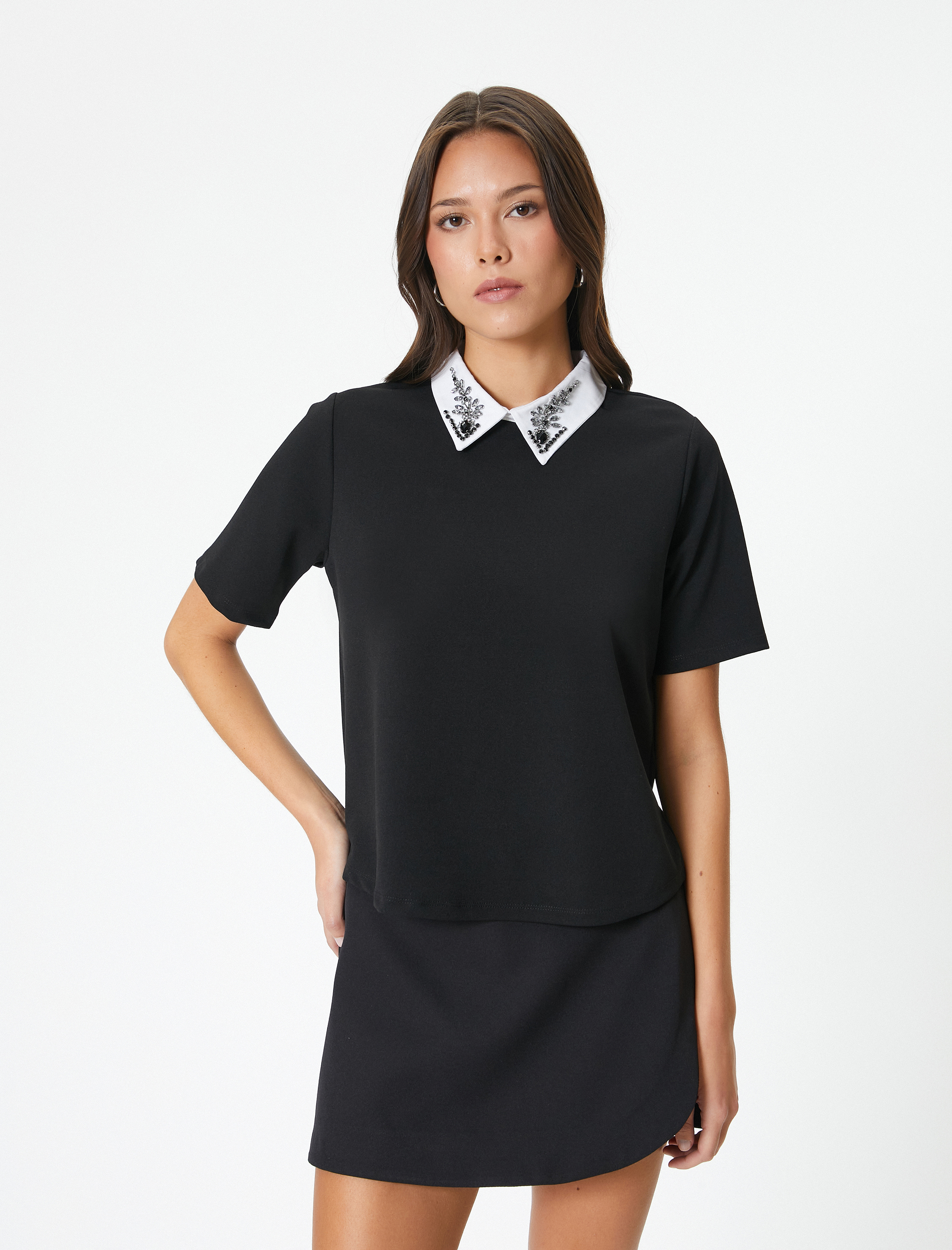   Taşlı Gömlek Yaka Tişört Kısa Kollu Standart Kesim